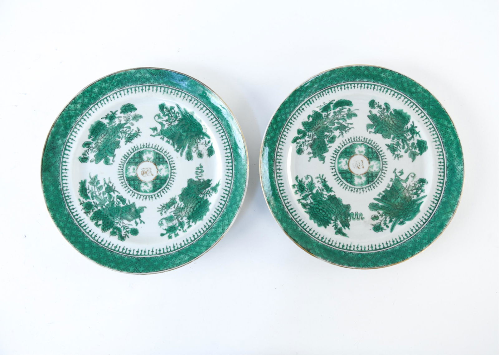 (2) 19TH C. LOWESTOFT GREEN ENAMEL PLATES (1 of 7)