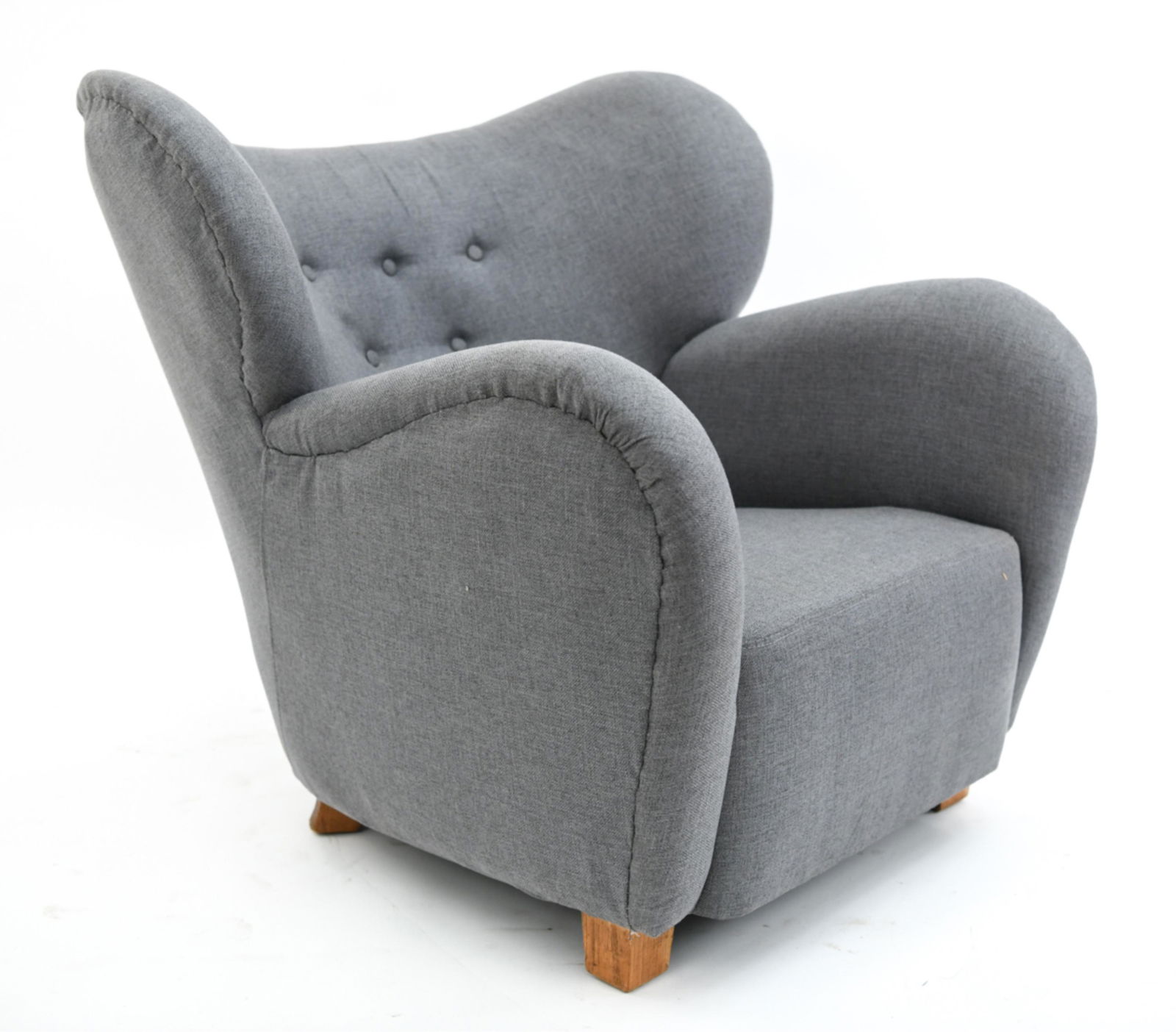 DANISH FLEMMING LASSEN STYLE EASY CHAIR: Dimensions: H 36" x W 29.5" x D 38" x SH 16" Condition: some upholstery seams are not 100% straight, as shown in the photos. H219