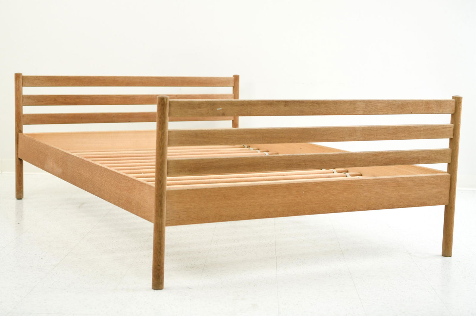 HANS WEGNER FOR RY MOBLER OAK FULL SIZE BED FRAME: Dimensions: (Bed frame) H 28.25" x W 58" x L 81.75" (inside) W 55.5" x L 79" Condition: Normal wear from use. Good vintage condition. H214