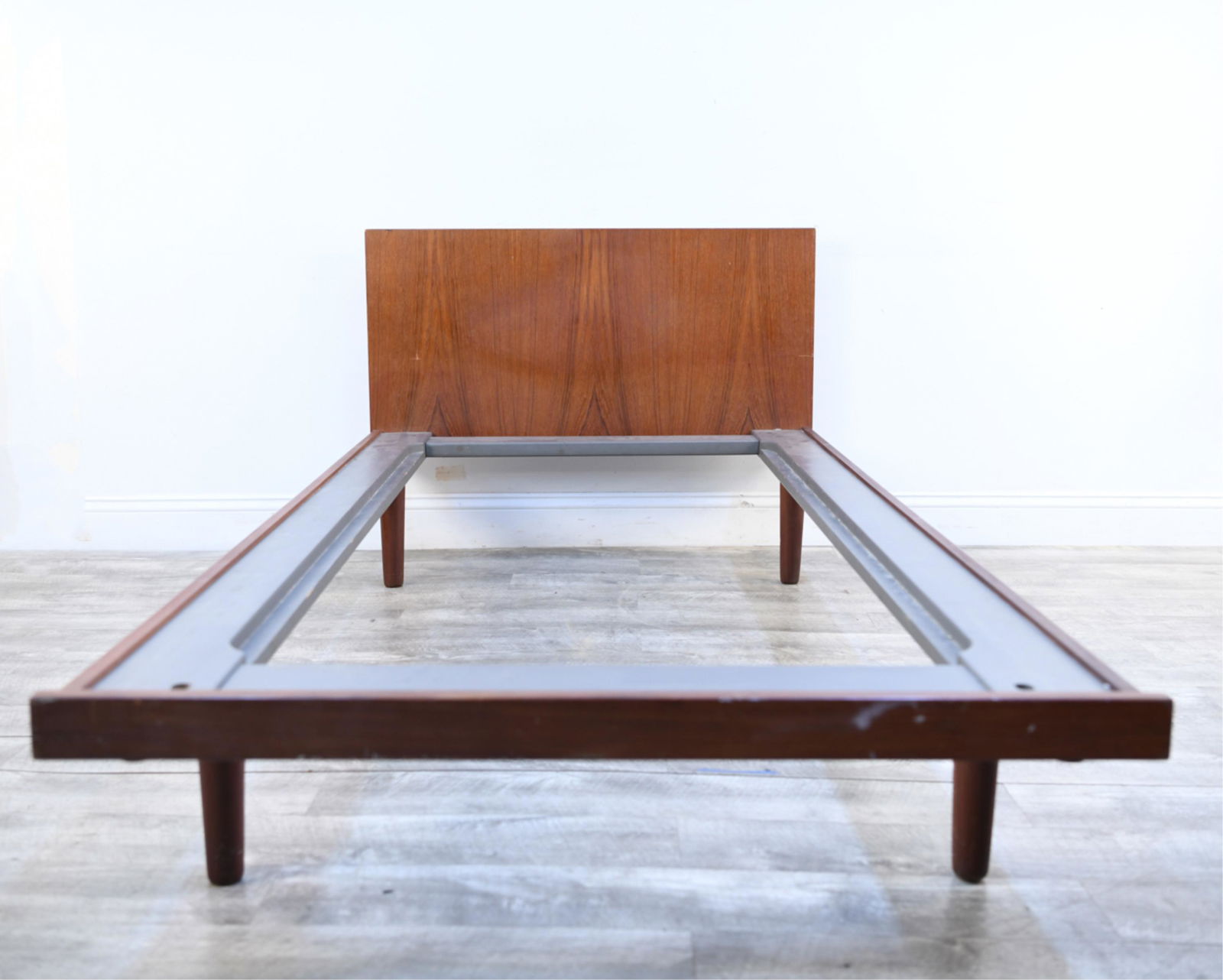 HANS WEGNER GETAMA DANISH DAYBED (1 of 10)