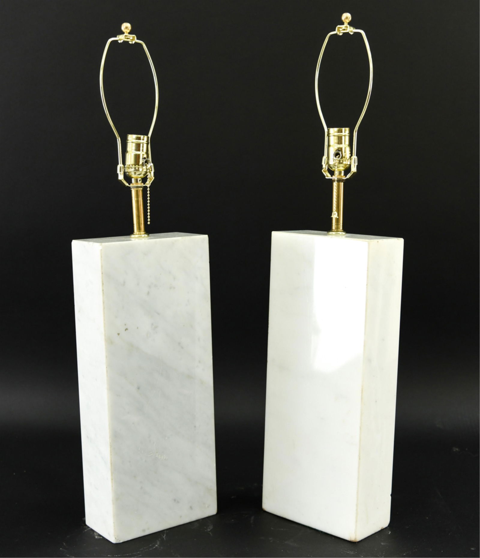 PAIR OF CONTEMPORARY WHITE MARBLE LAMPS (1 of 10)