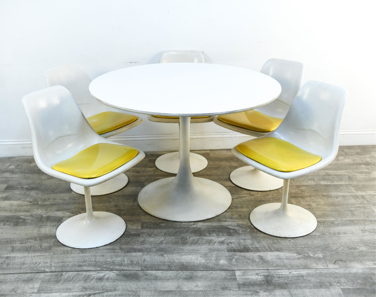 VINTAGE TULIP STYLE TABLE AND CHAIRS (1 of 20)