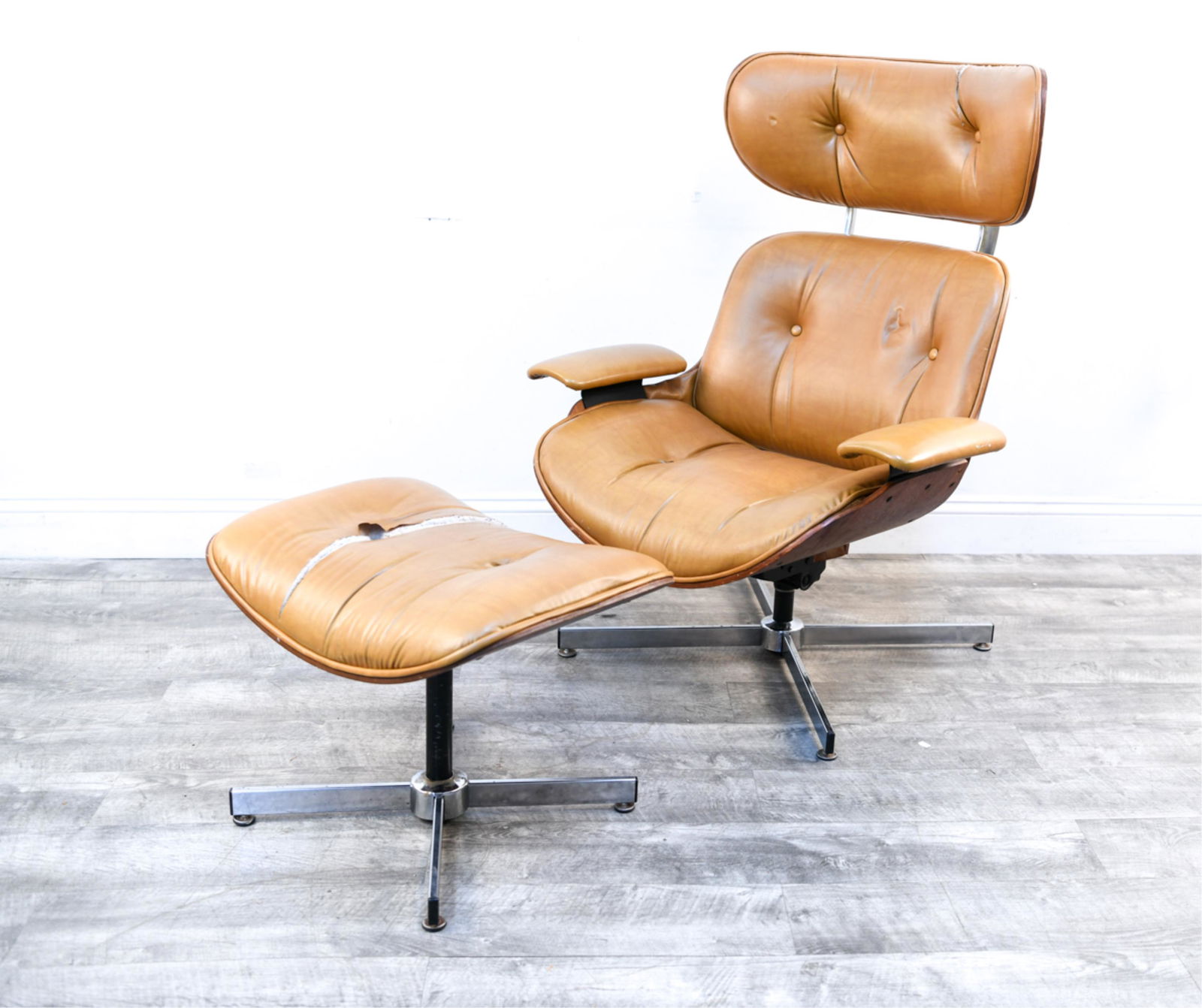 SELIG EAMES STYLE LOUNGE CHAIR AND OTTOMAN (1 of 14)