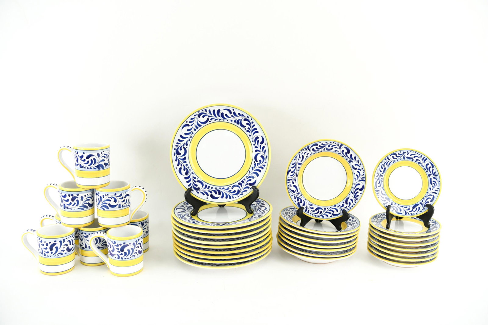 DERUTA ITALIAN GLAZED POTTERY DINNER SERVICE (1 of 13)