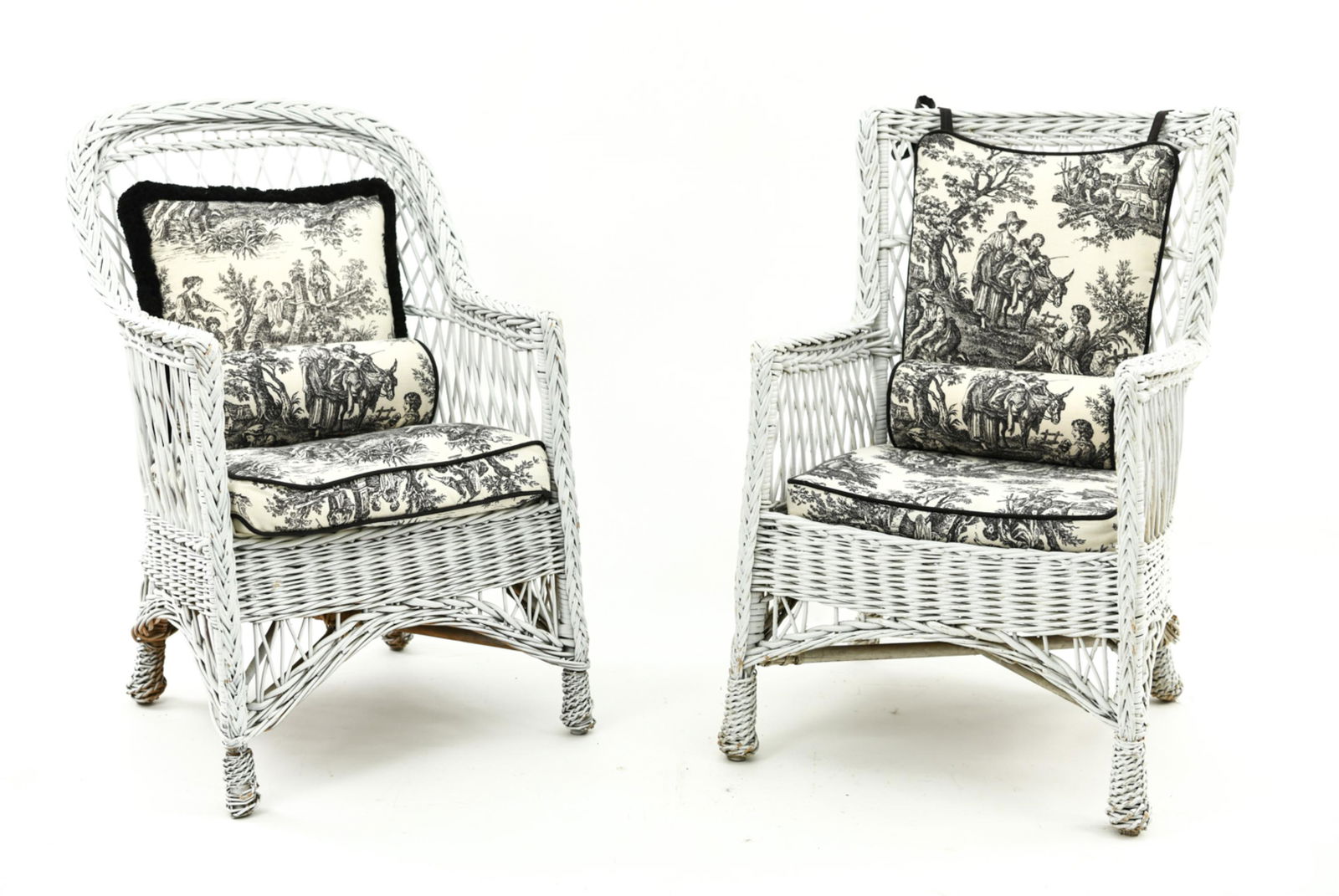(2) WICKER CHAIRS (1 of 9)