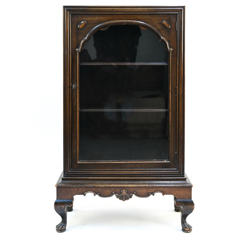VINTAGE DISPLAY CABINET (1 of 11)