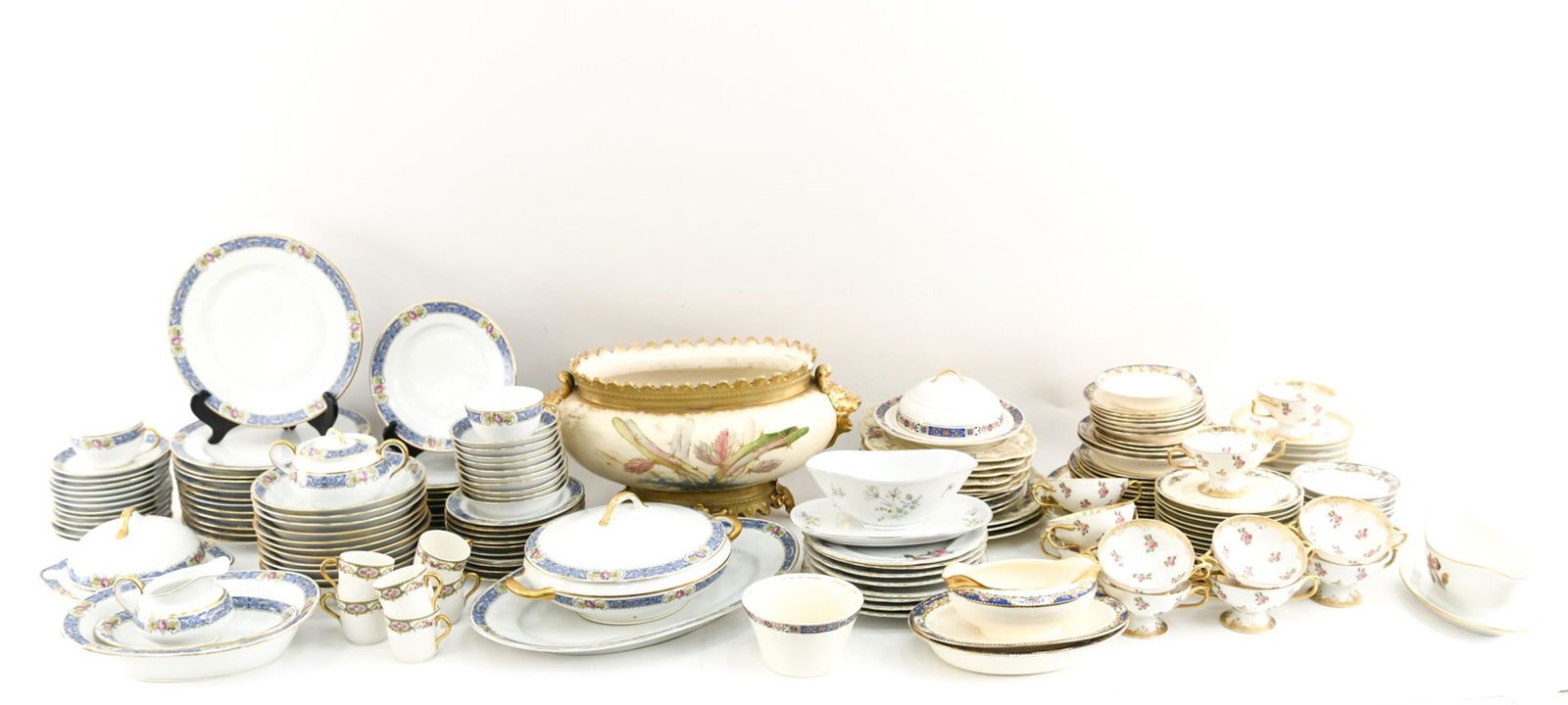 LARGE GROUPING OF PORCELAIN (1 of 17)