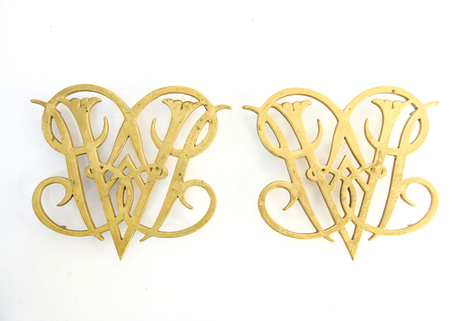 (2) QUEEN ANNE CYPHER BRASS TRIVETS (1 of 10)