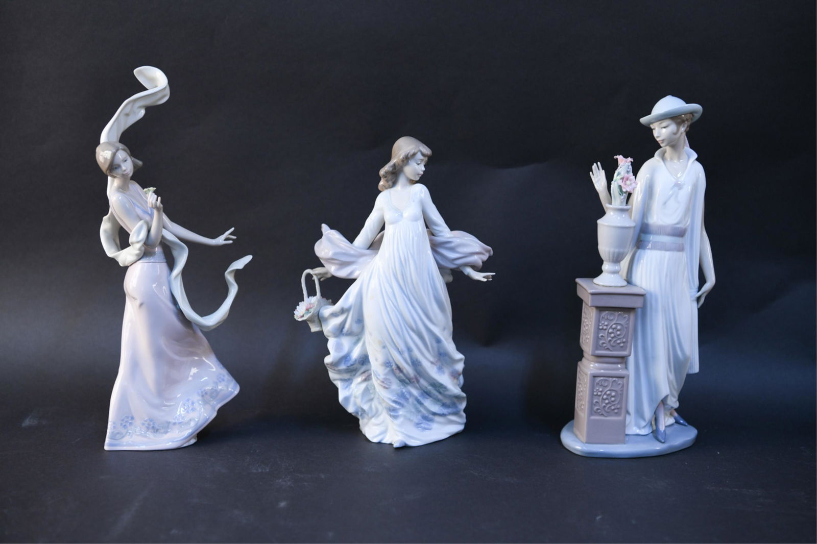 (3) LLADRO GROUPING (1 of 20)