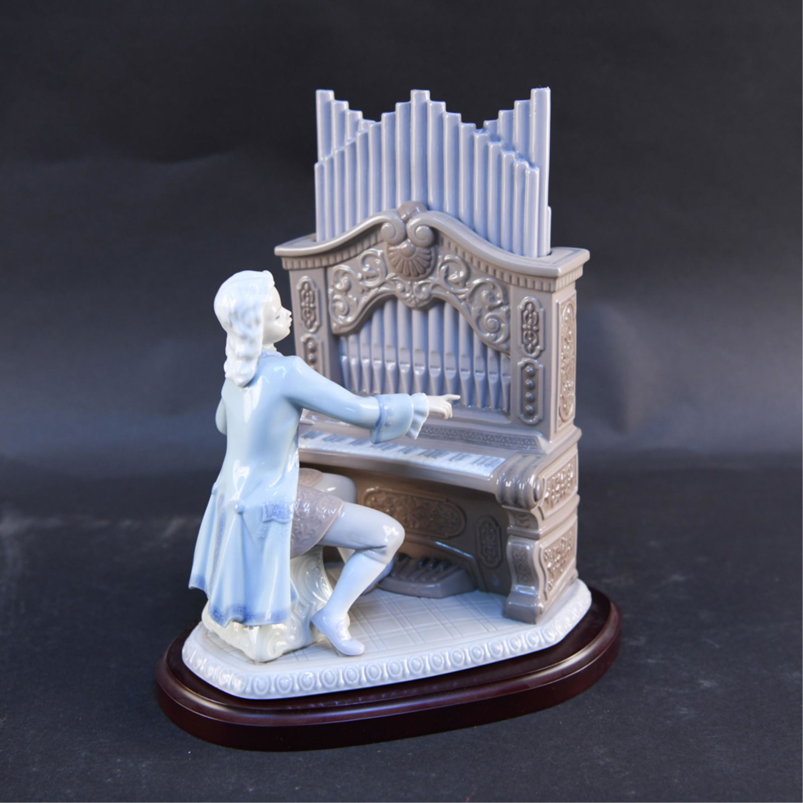 LLADRO YOUNG BACH 01801 (1 of 11)