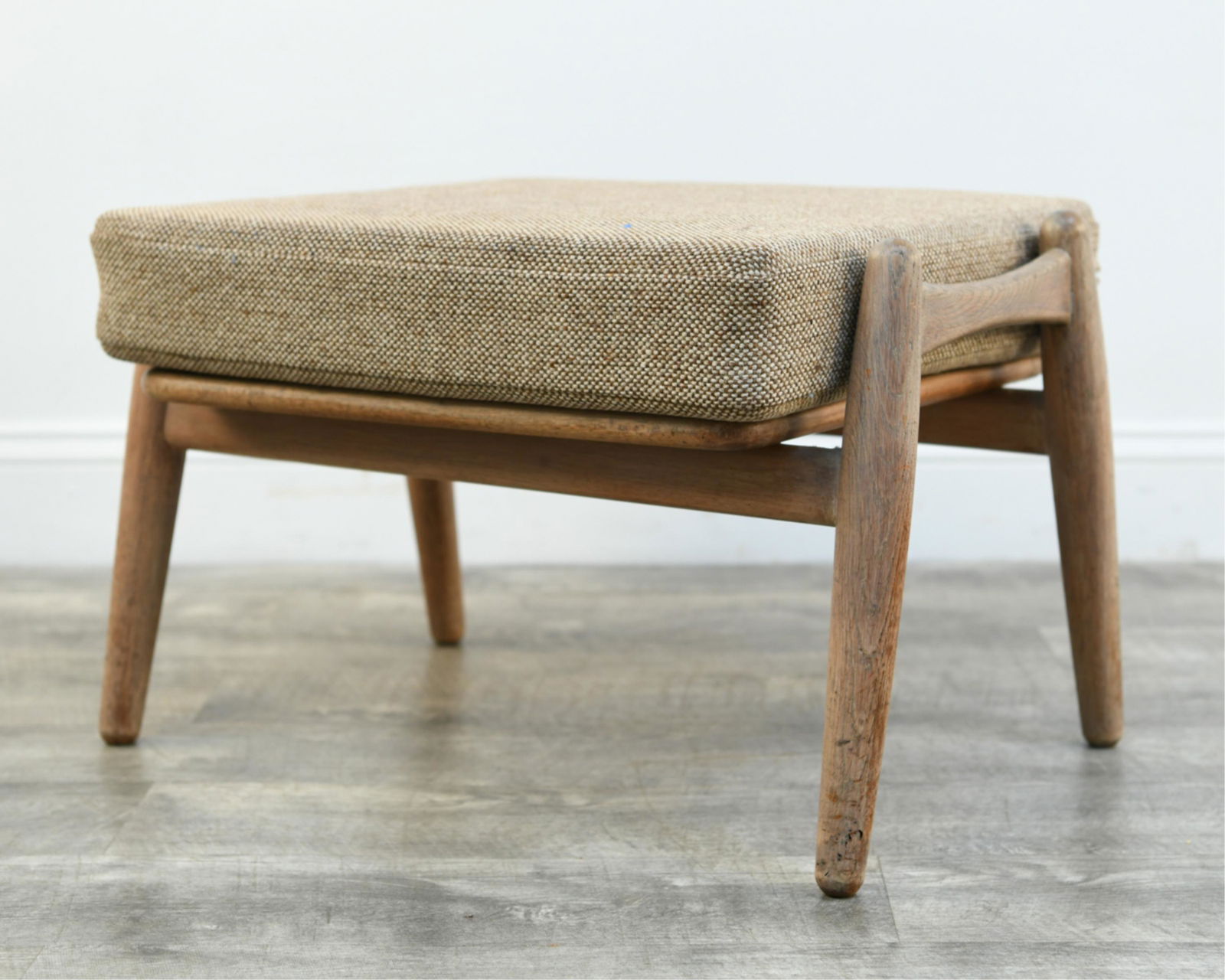 HANS WEGNER FOR GETAMA OAK OTTOMAN: Dimensions: H 14.5" x W 23" x D 18" Condition: Wear consistent with age and use. Model GE-240S