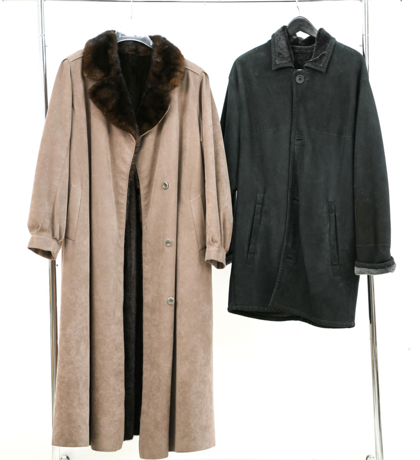 (2) SUEDE AND FUR COATS: (1) Mink lined 3/4 length suede coat and a Punto faux fur and grey suede coat Size: Punto: L, Mink lined: L 55" W 27"x Sleeve: 24" Condition: Used, showing signs of use.