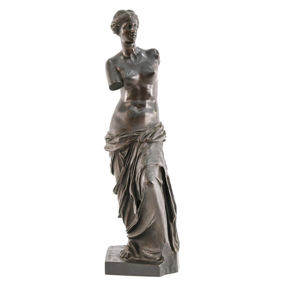 19TH C FRENCH MUSEE DU LOUVRE BRONZE VENUS DE MILO: Marked on base. Dimensions: H 22.5" x W 6.75" x D 6.7" Condition: No issues to note.