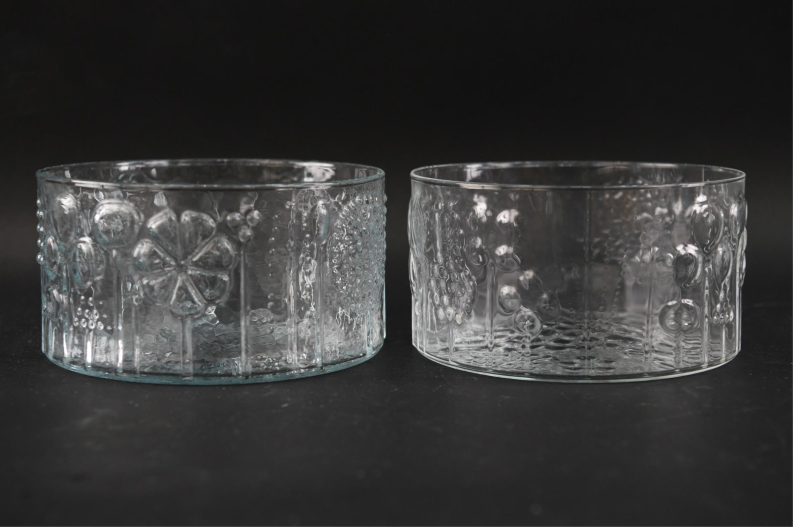 OIVA TOIKKA FOR IITTALA GLASS SERVING BOWLS: Dimensions: H 4" x D 7.5" Condition: No issues to note.