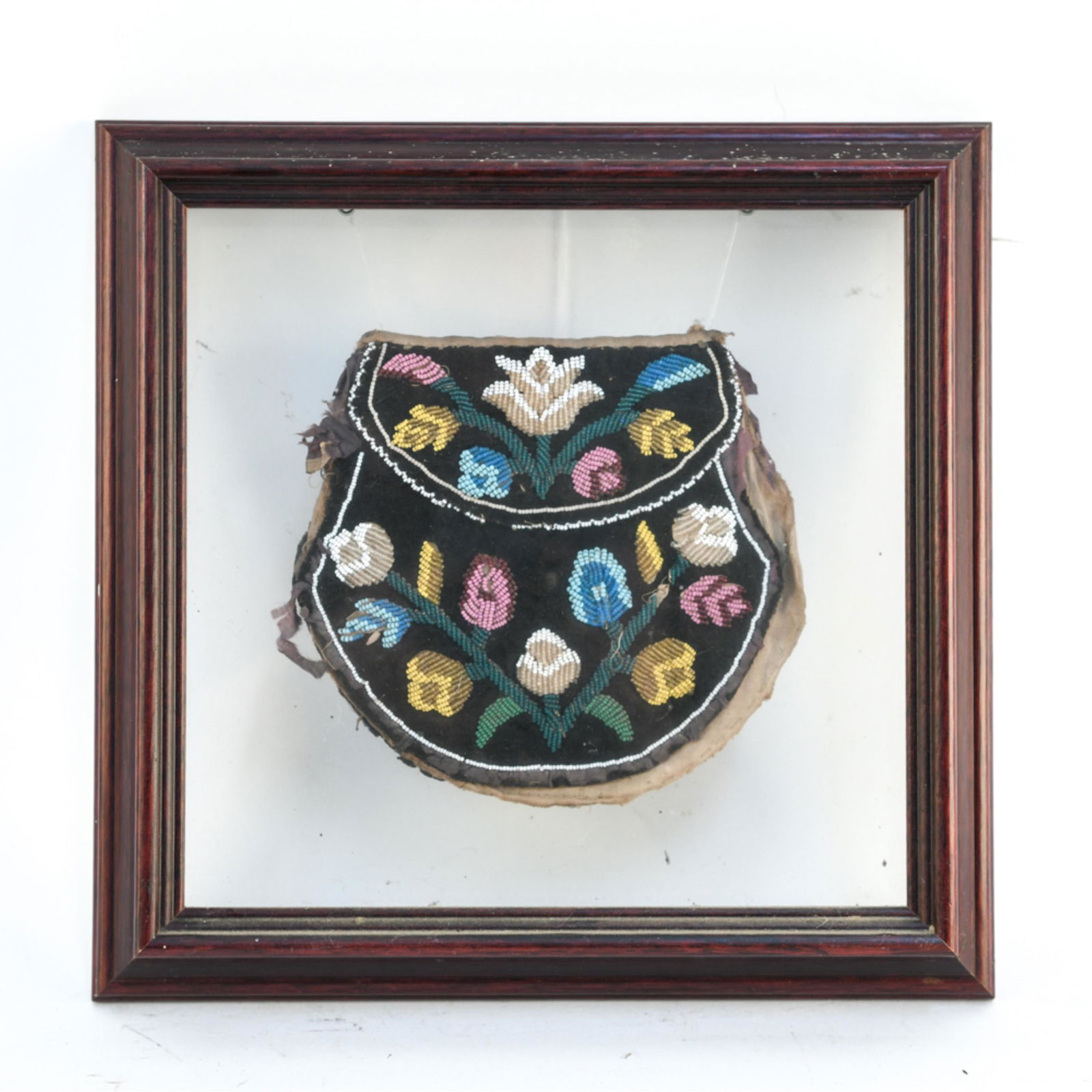 ANTIQUE IROQUOIS BEADED PURSE (1 of 6)