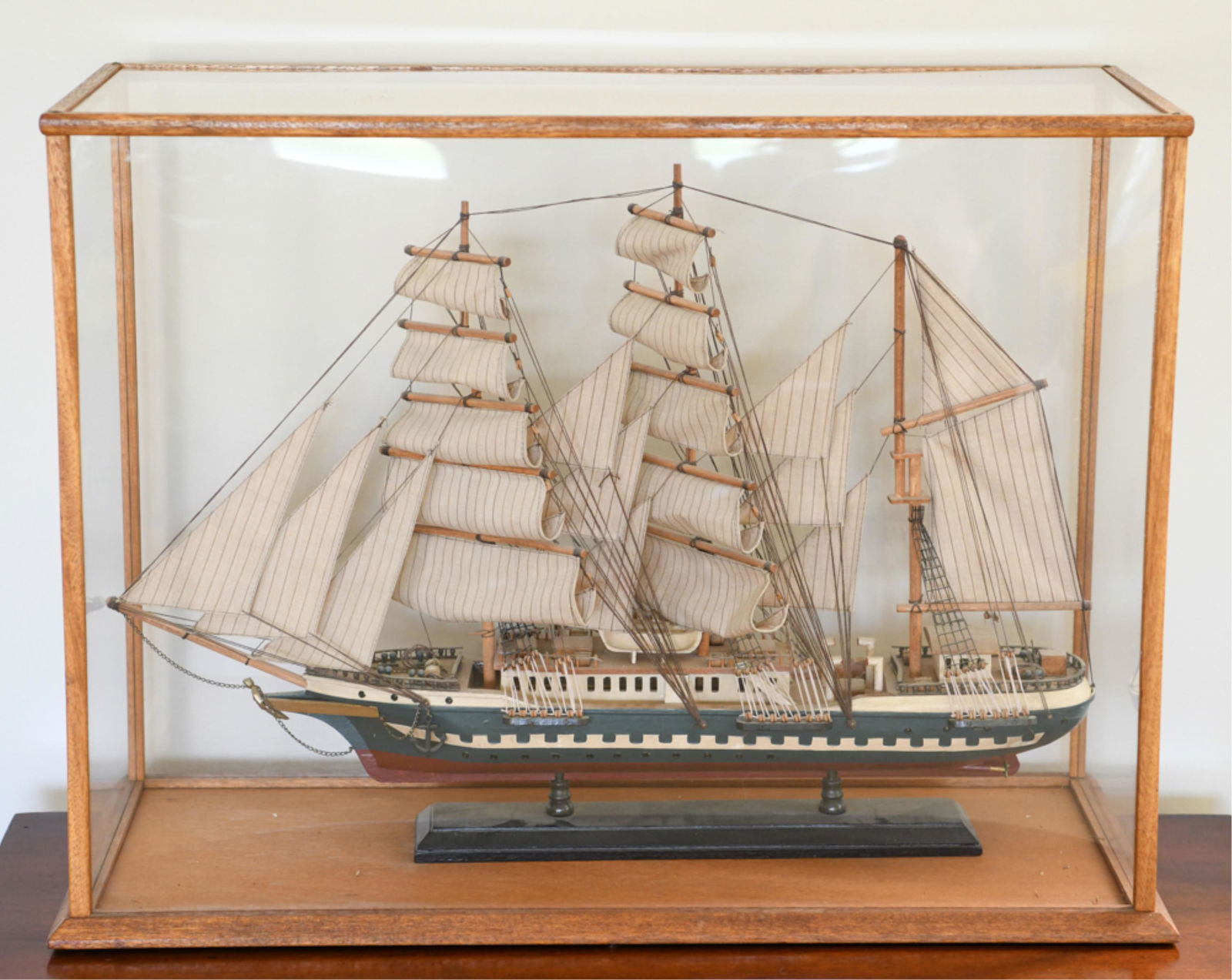 VINTAGE CASED SHIP'S MODEL (1 of 16)