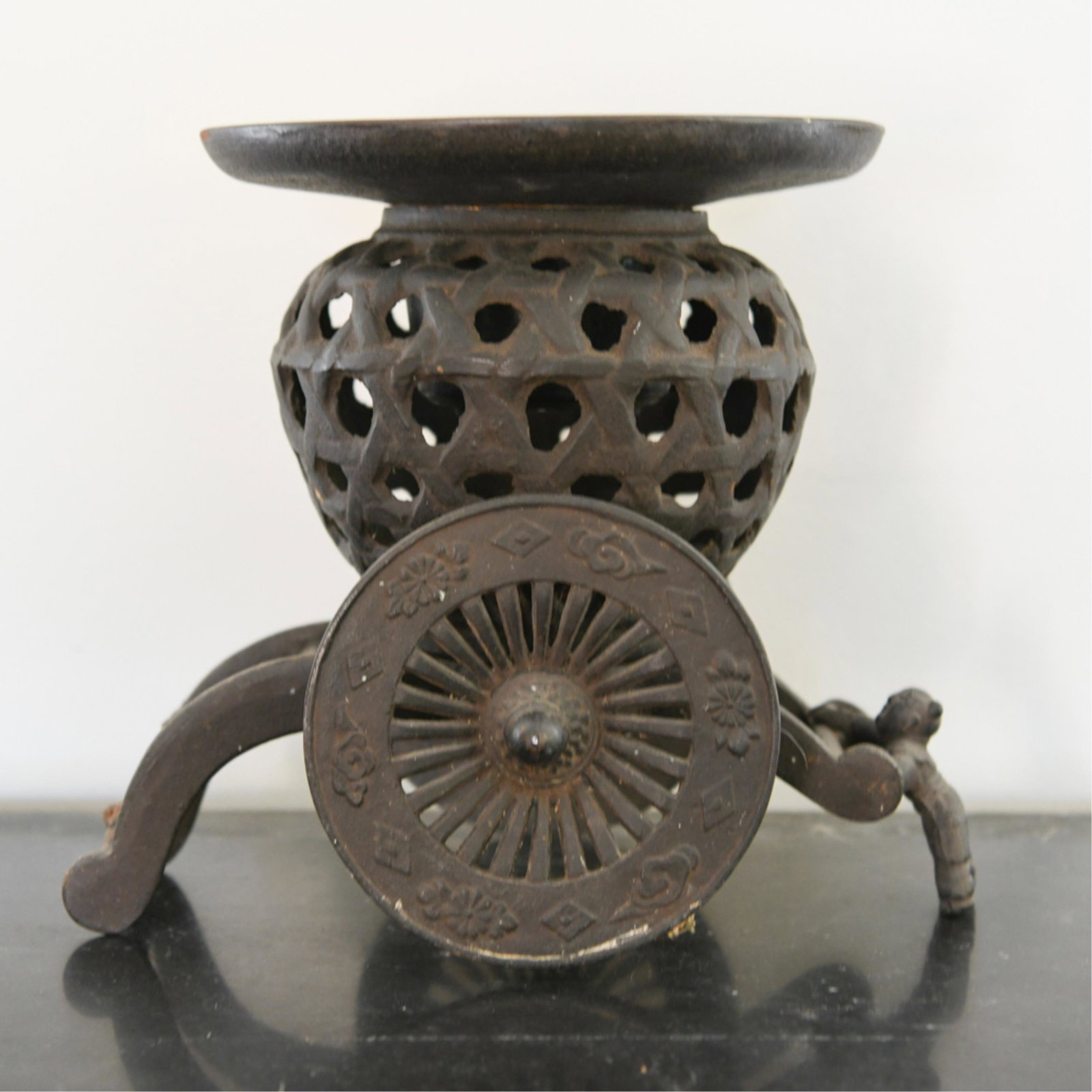 VINTAGE JAPANESE IKEBANA PLANTER (1 of 10)