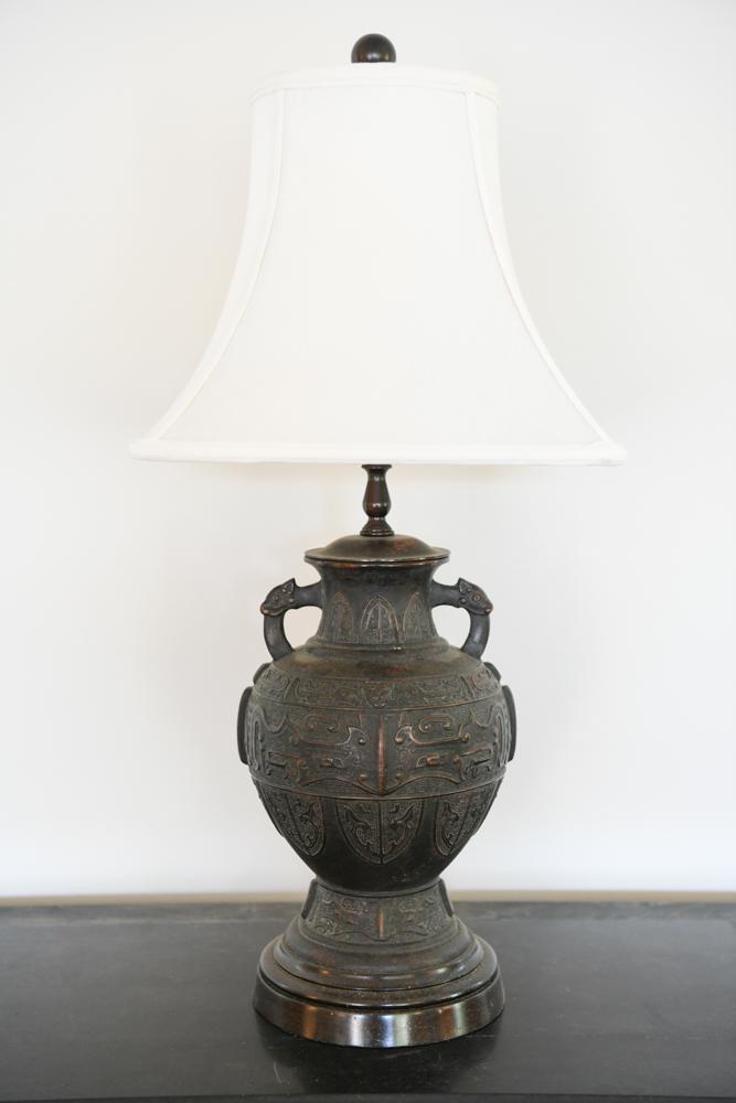 EARLY 20TH C. CHINESE BRONZE URN MOUNTED AS LAMP (1 of 10)