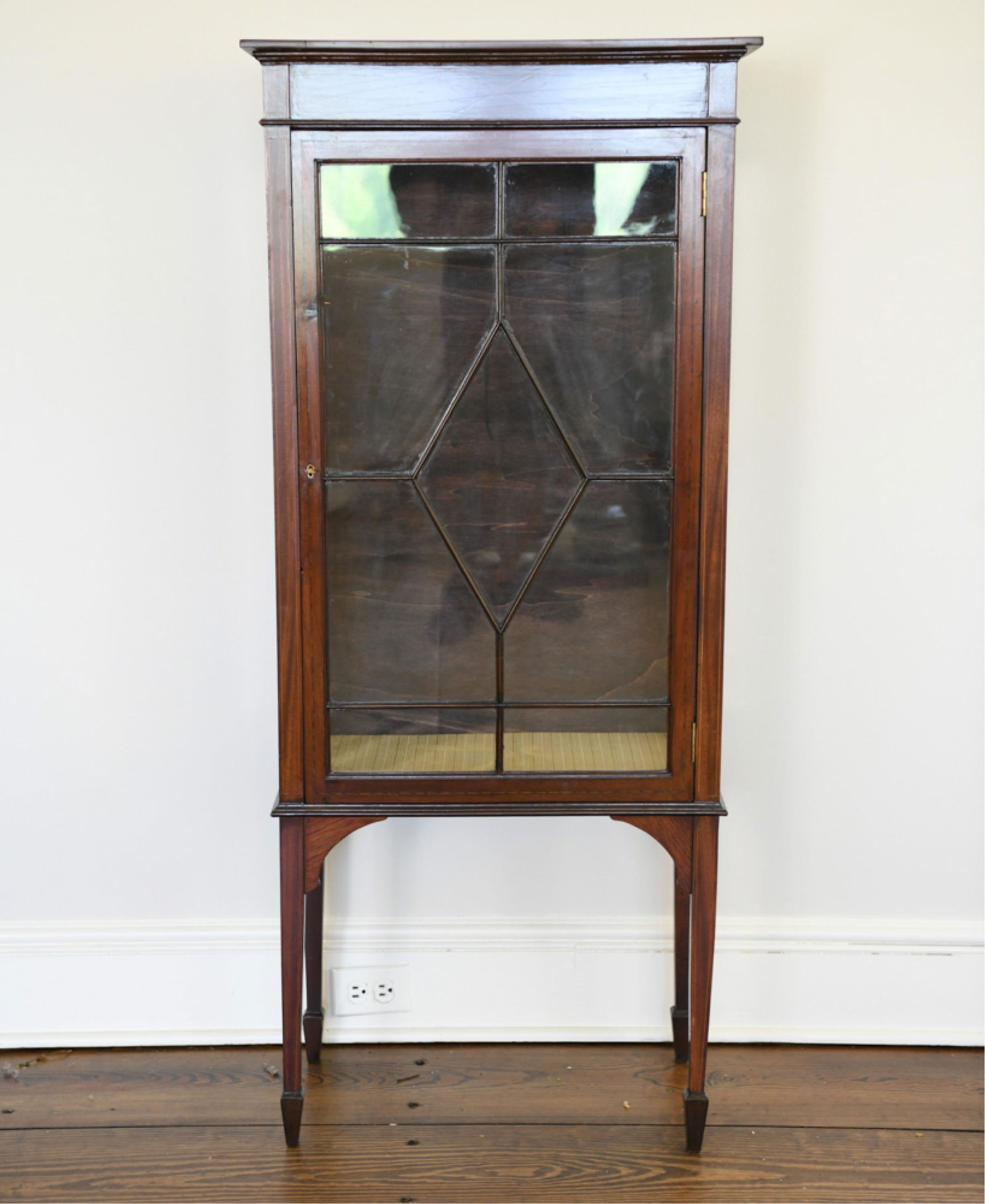 HEPPLEWHITE STYLE INLAID VITRINE CABINET (1 of 9)