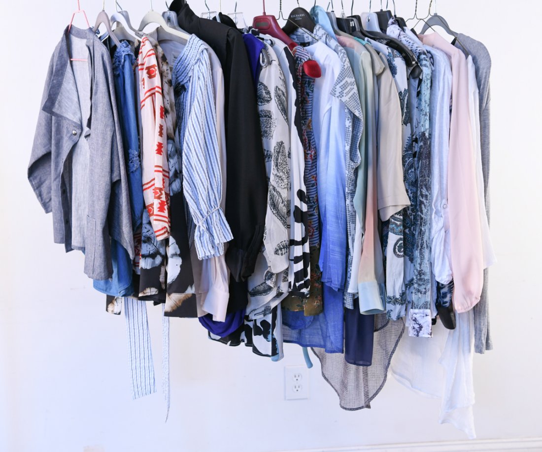 GROUPING OF LADIES DESIGNER BLOUSES: Designer names like: Carlisle, Patrizia Luca, Elan, David Klein, Feral Childe, Calypso, Callvin Klein, Love Sam, Babette, Few Moda, Ivonka Trump, Kain, White Label, McGuire, Mara Hoffman, etc. Sizes: