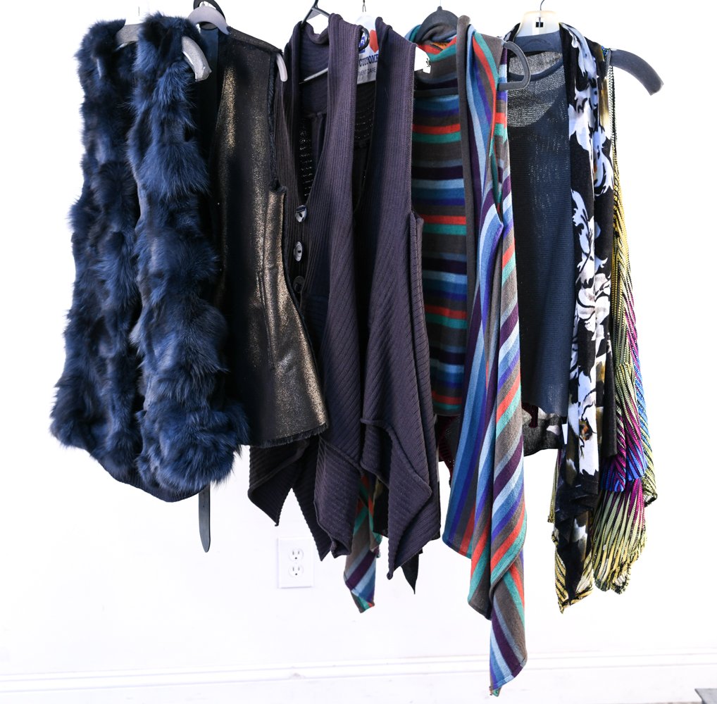 GROUPING OF SWEATER VESTS: Including fur. Brands like: Roberto Freymann, Adore, etc. Size: M-L Condition: Lightly used.