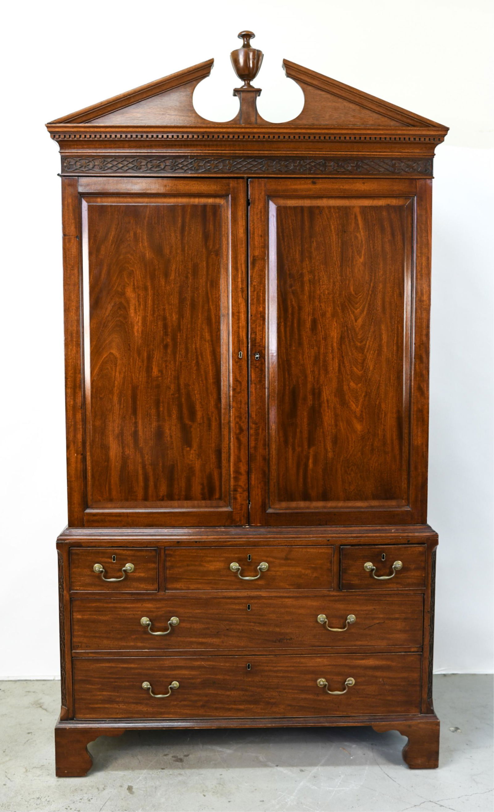 MAHOGANY LINEN PRESS CABINET (1 of 12)