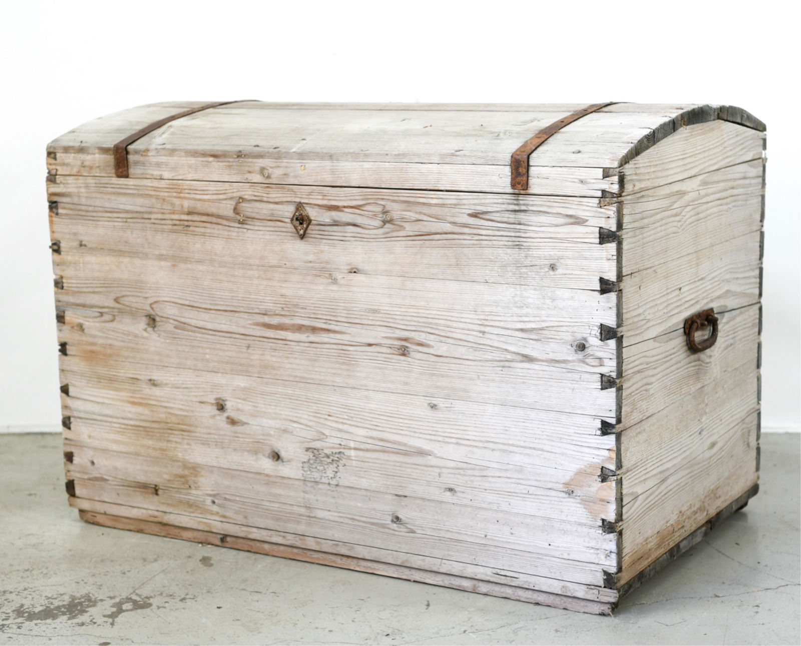 ANTIQUE DOME TOP WEATHERED PINE TRUNK (1 of 8)