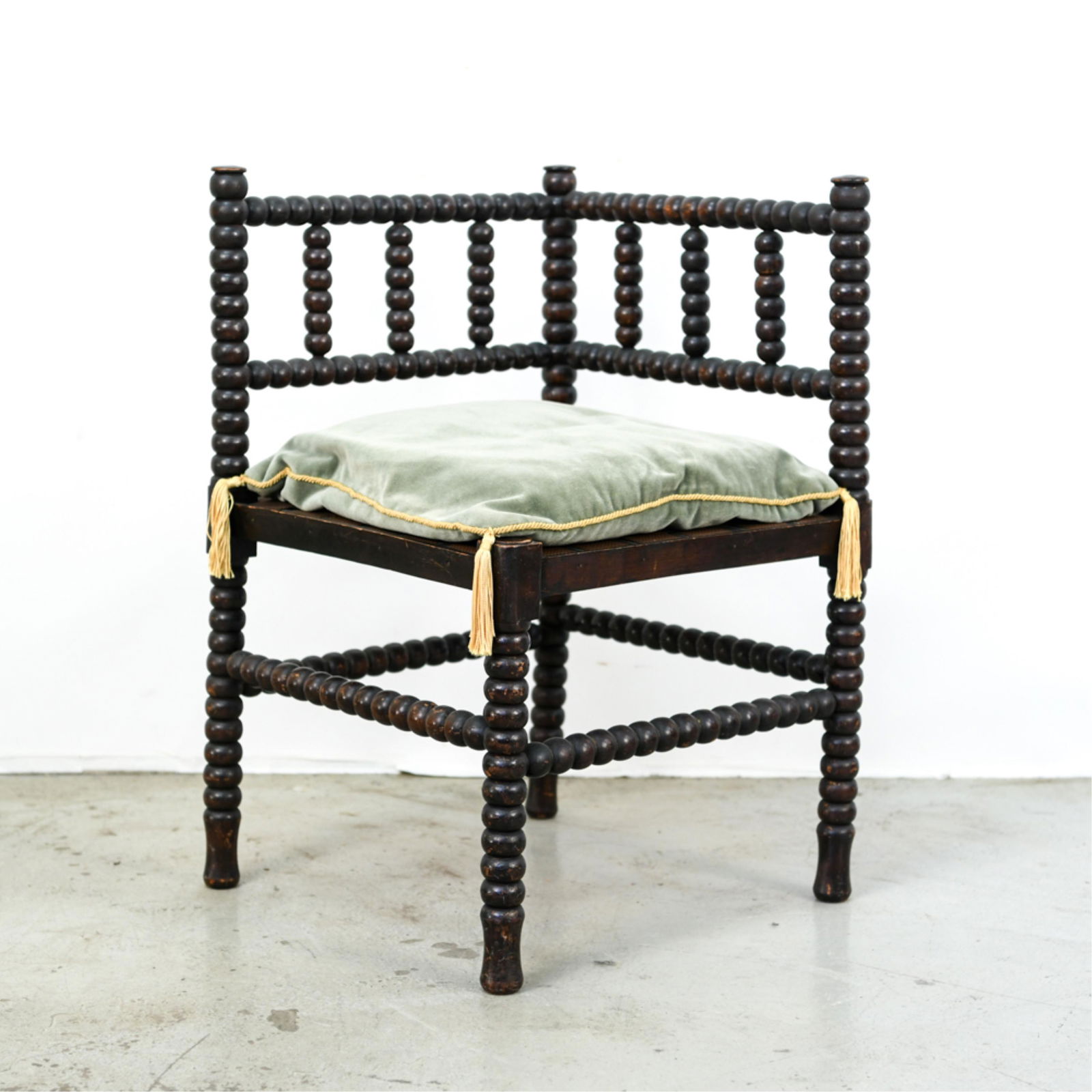 ARTS AND CRAFTS BOBBIN TURNED CORNER CHAIR (1 of 6)
