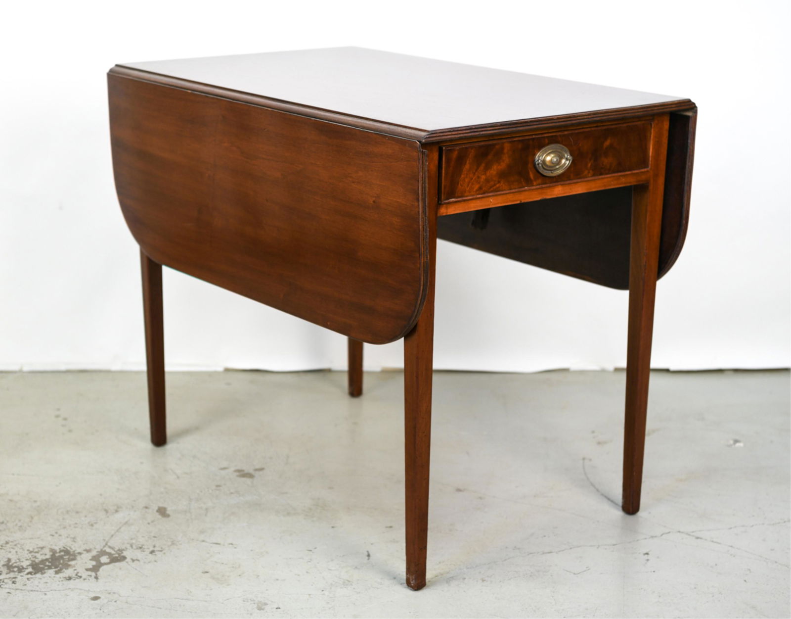 MAHOGANY PEMBROKE STYLE DROP LEAF TABLE (1 of 11)