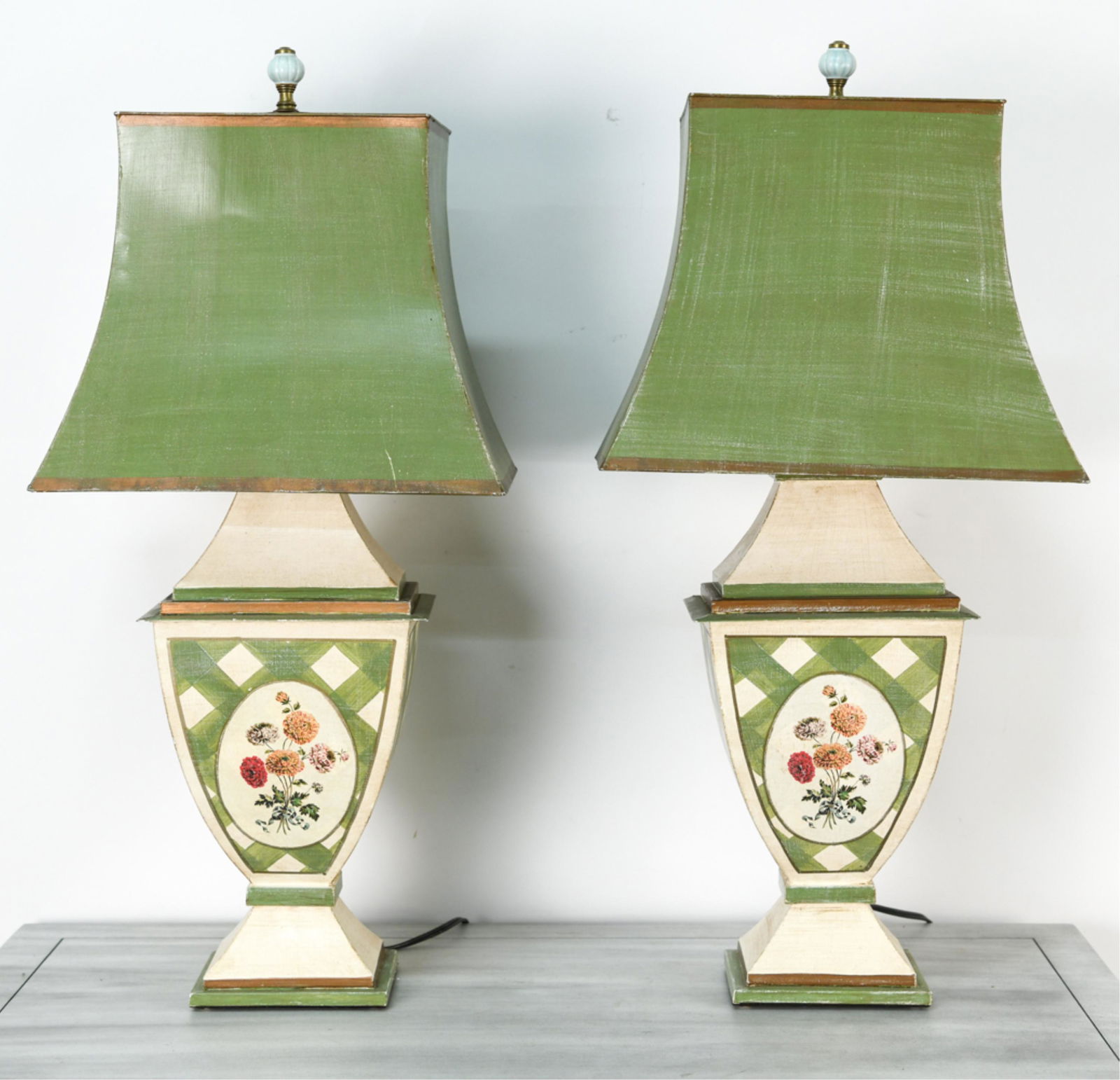 PAIR OF FRENCH STYLE TOLE PAINTED LAMPS (1 of 9)