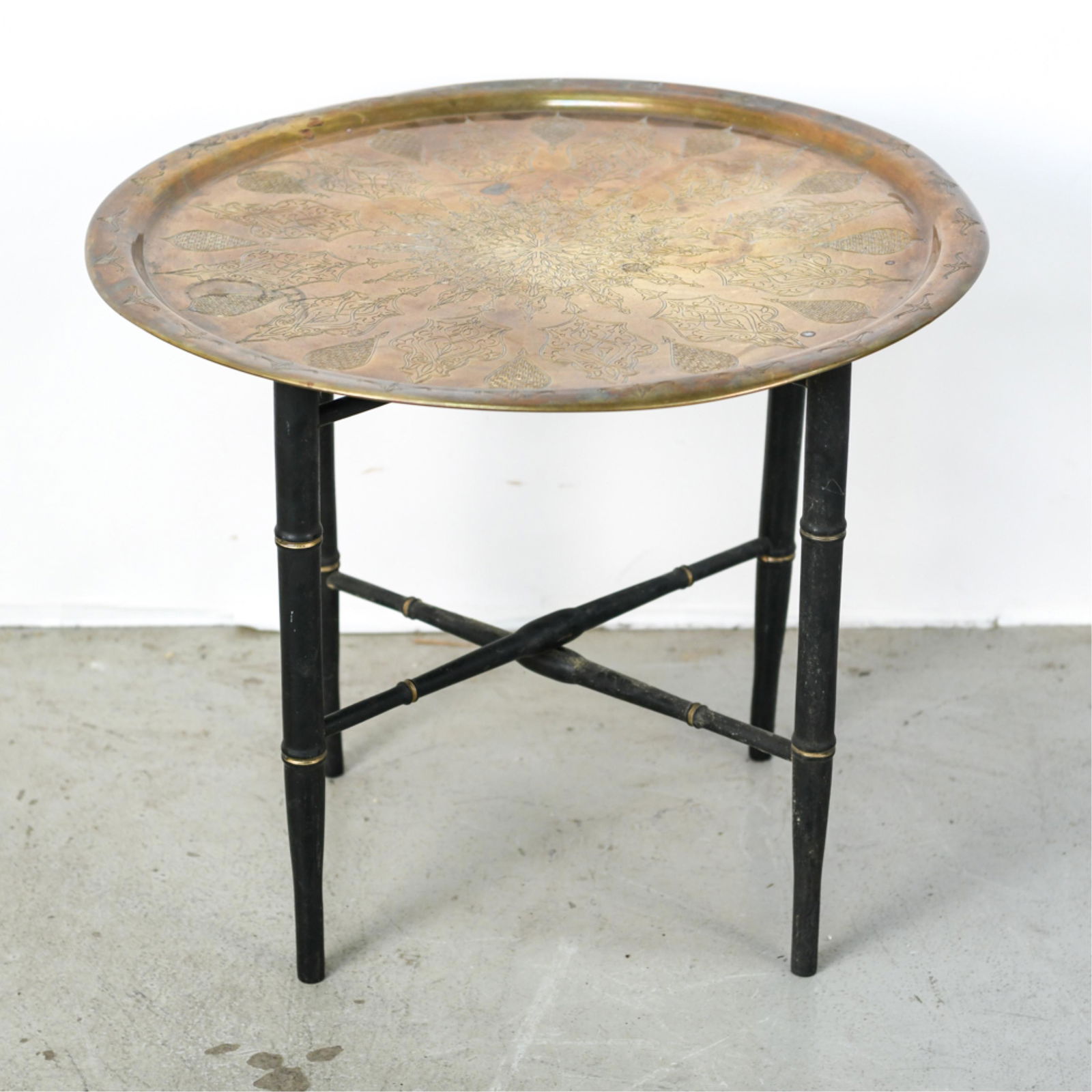 VINTAGE BRASS INDIAN STYLE TRAY TABLE (1 of 5)