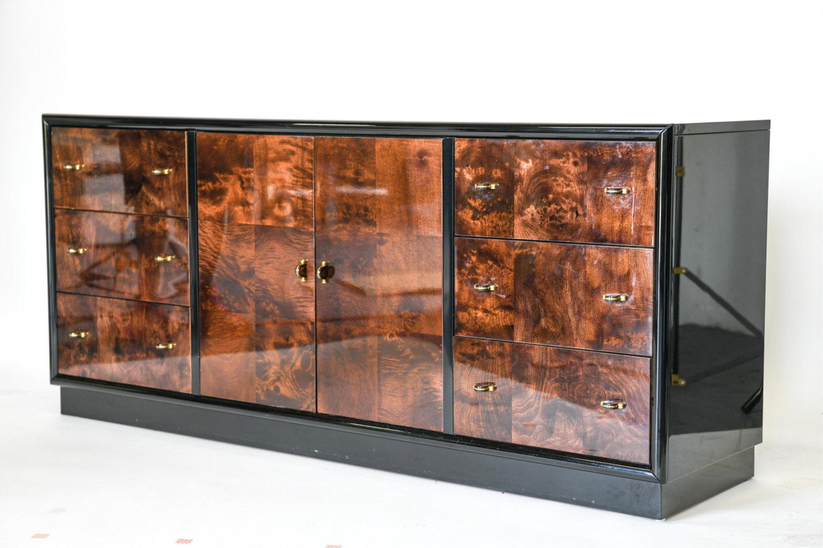 VINTAGE HENREDON BURL FINISH SIDEBOARD (1 of 14)