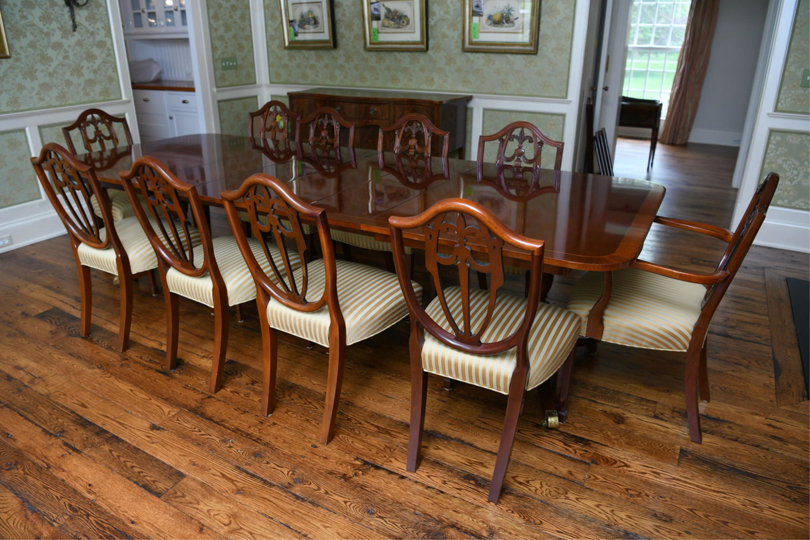 CHIPPENDALE STYLE MAHOGANY DINING TABLE & CHAIRS (1 of 13)