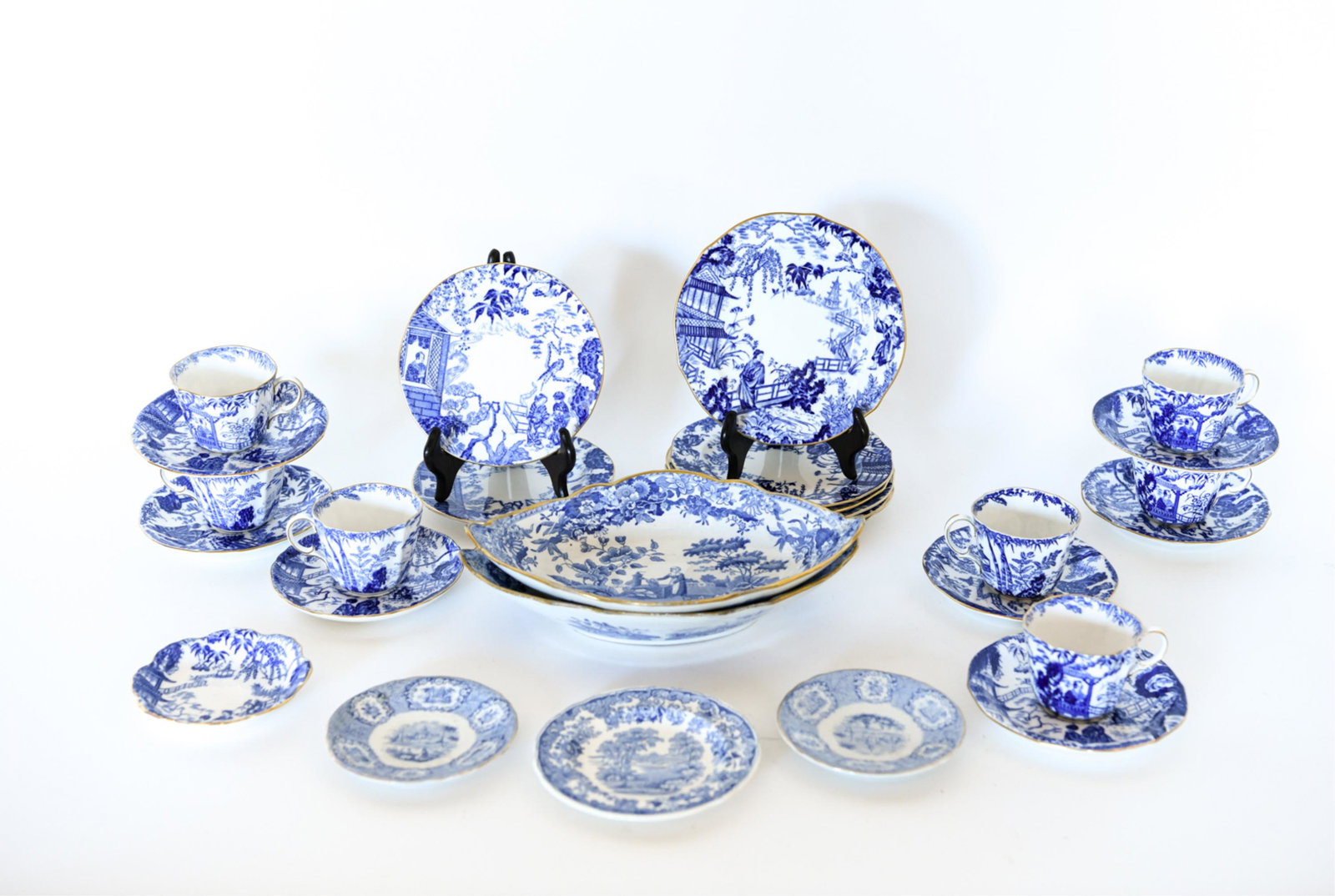 ROYAL CROWN DERBY & SPODE BLUE & WHITE GROUPING: Marked underneath. Dimensions: (Largest) H 2.25" x W 10.75" x D 7.5" Condition: Few minor chips.
