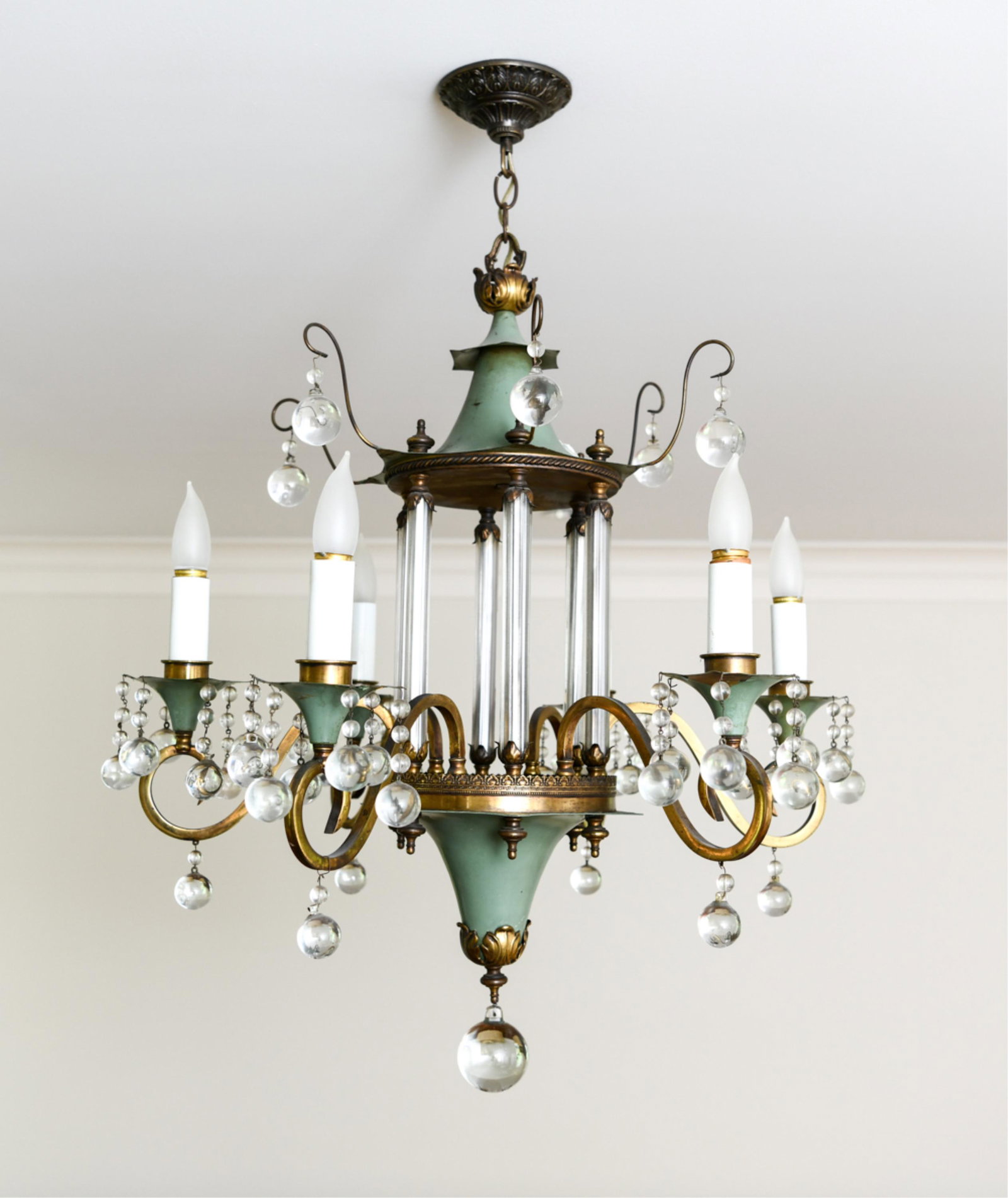 VINTAGE FRENCH REGENCY STYLE CHANDELIER (1 of 16)