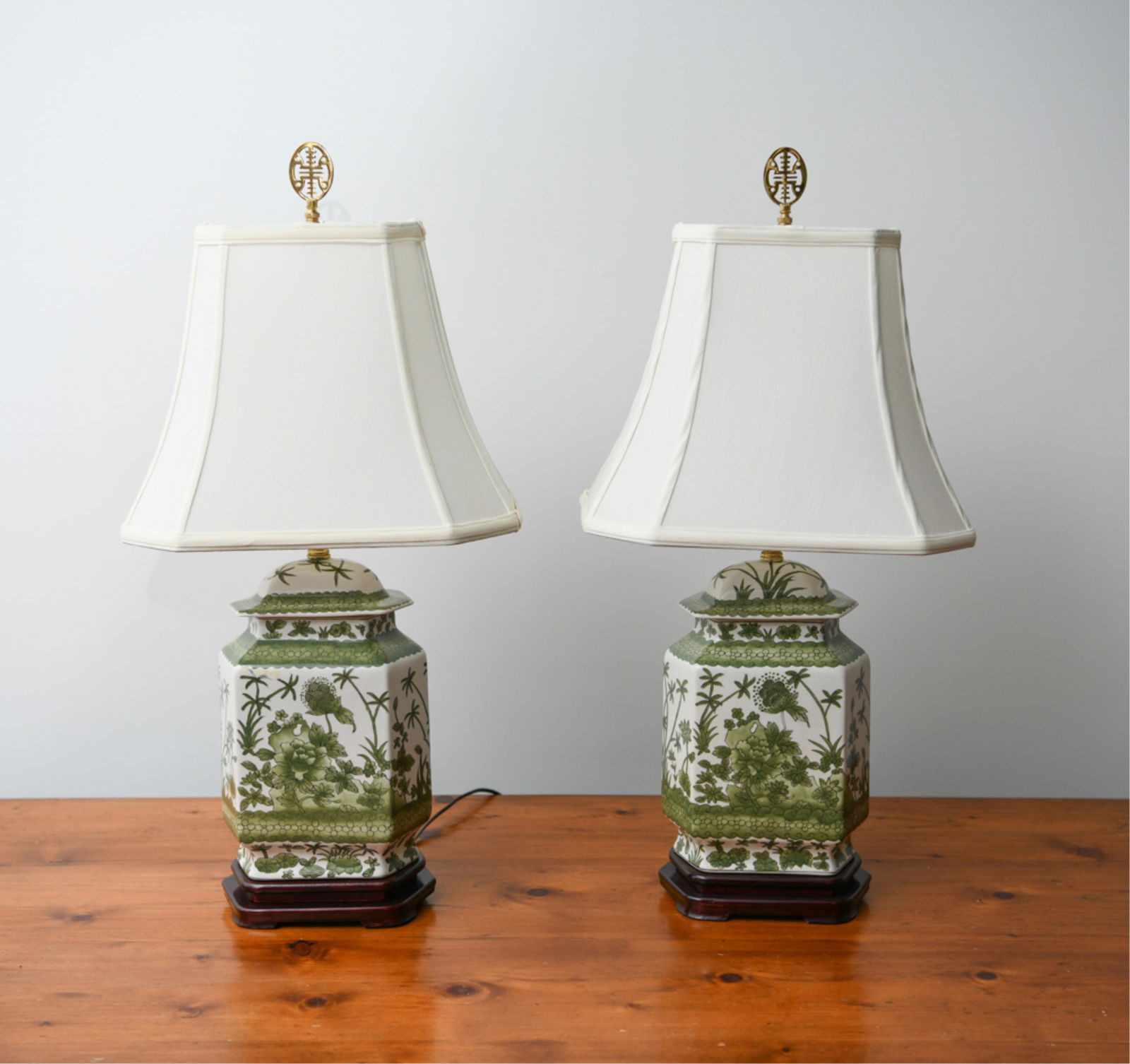 PAIR OF CONTEMPORARY CHINESE STYLE LAMPS (1 of 9)