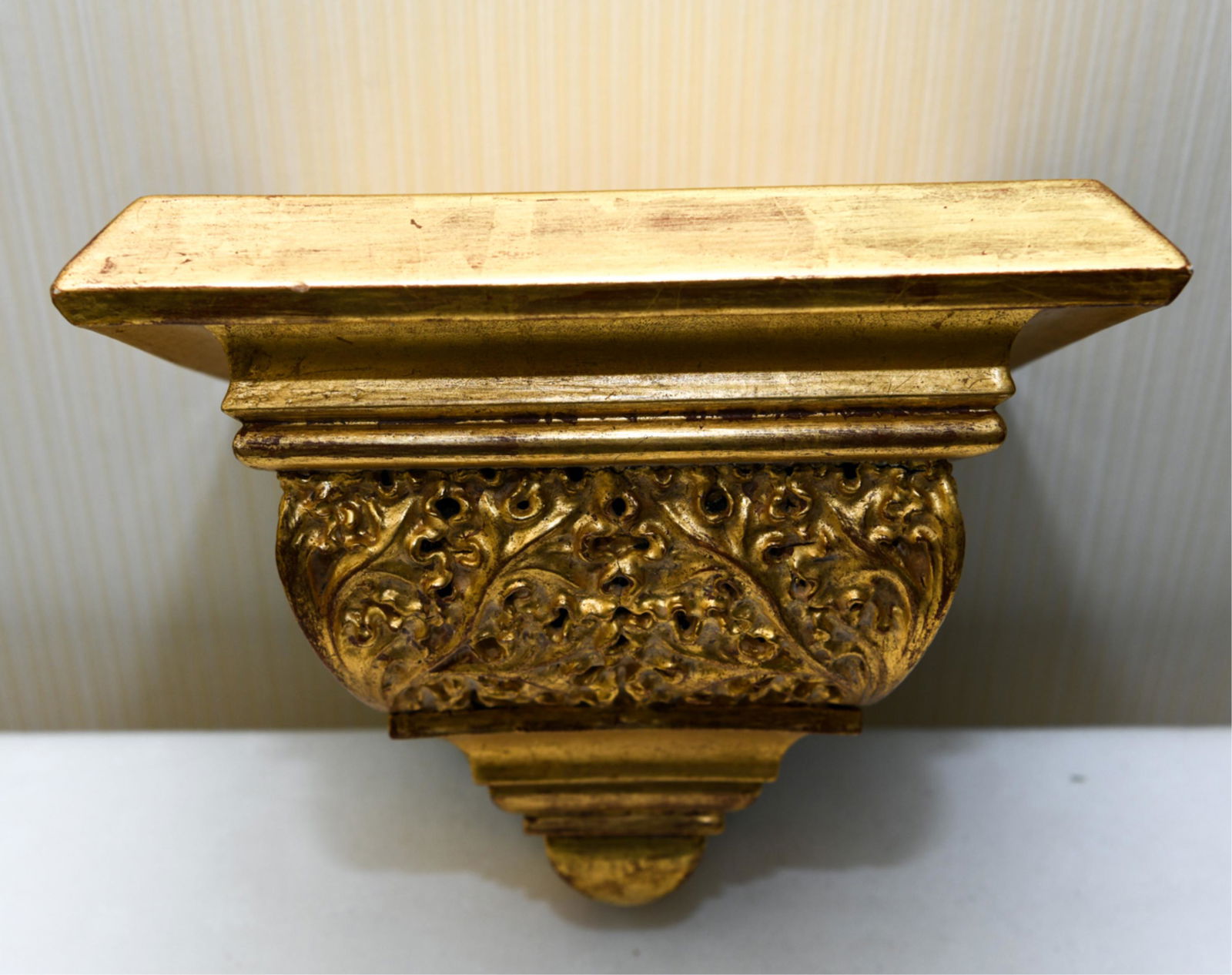 ANTIQUE GILT WALL BRACKET SHELF (1 of 9)