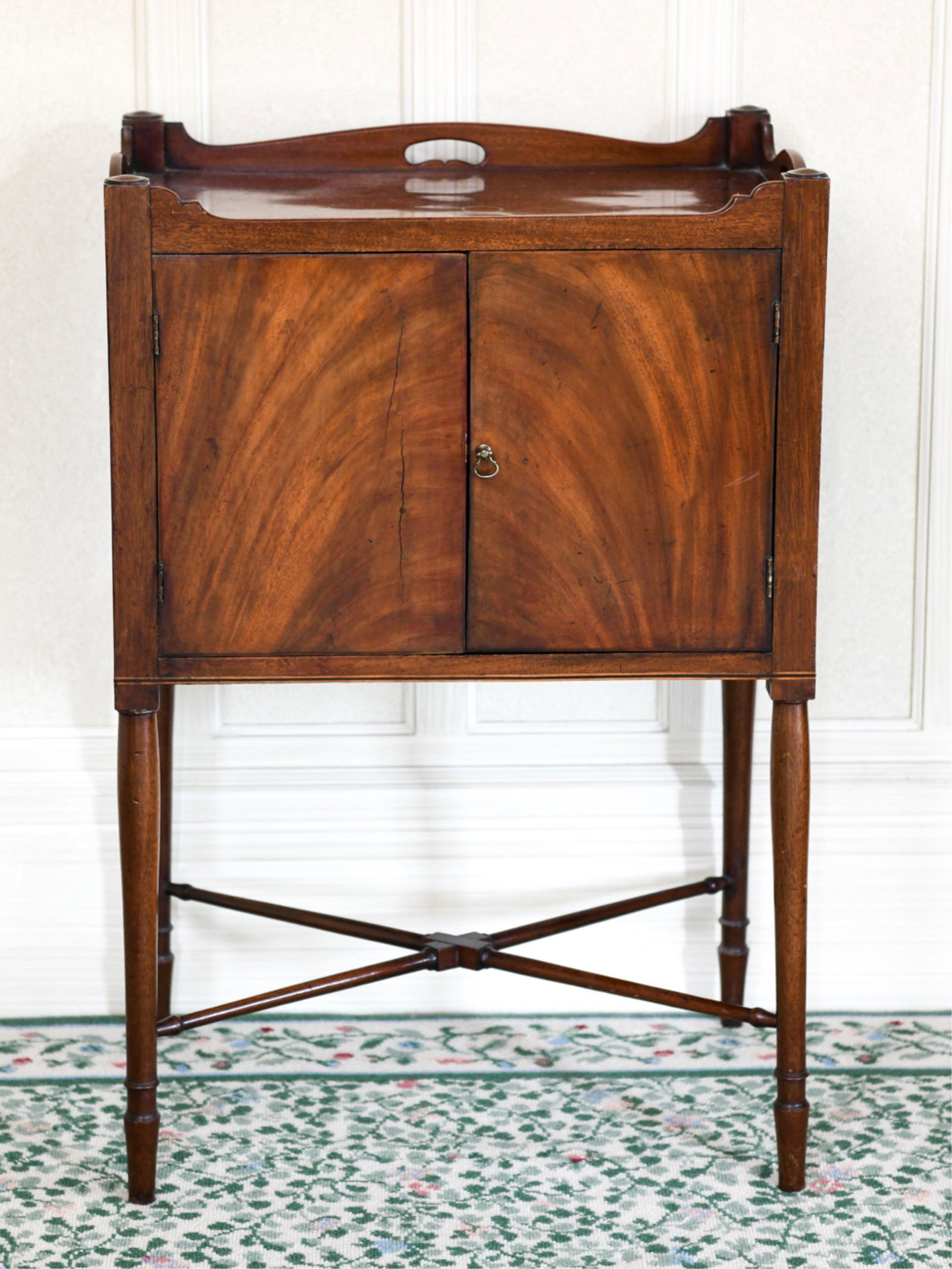 MAHOGANY BEDSIDE TABLE CABINET NIGHTSTAND (1 of 11)