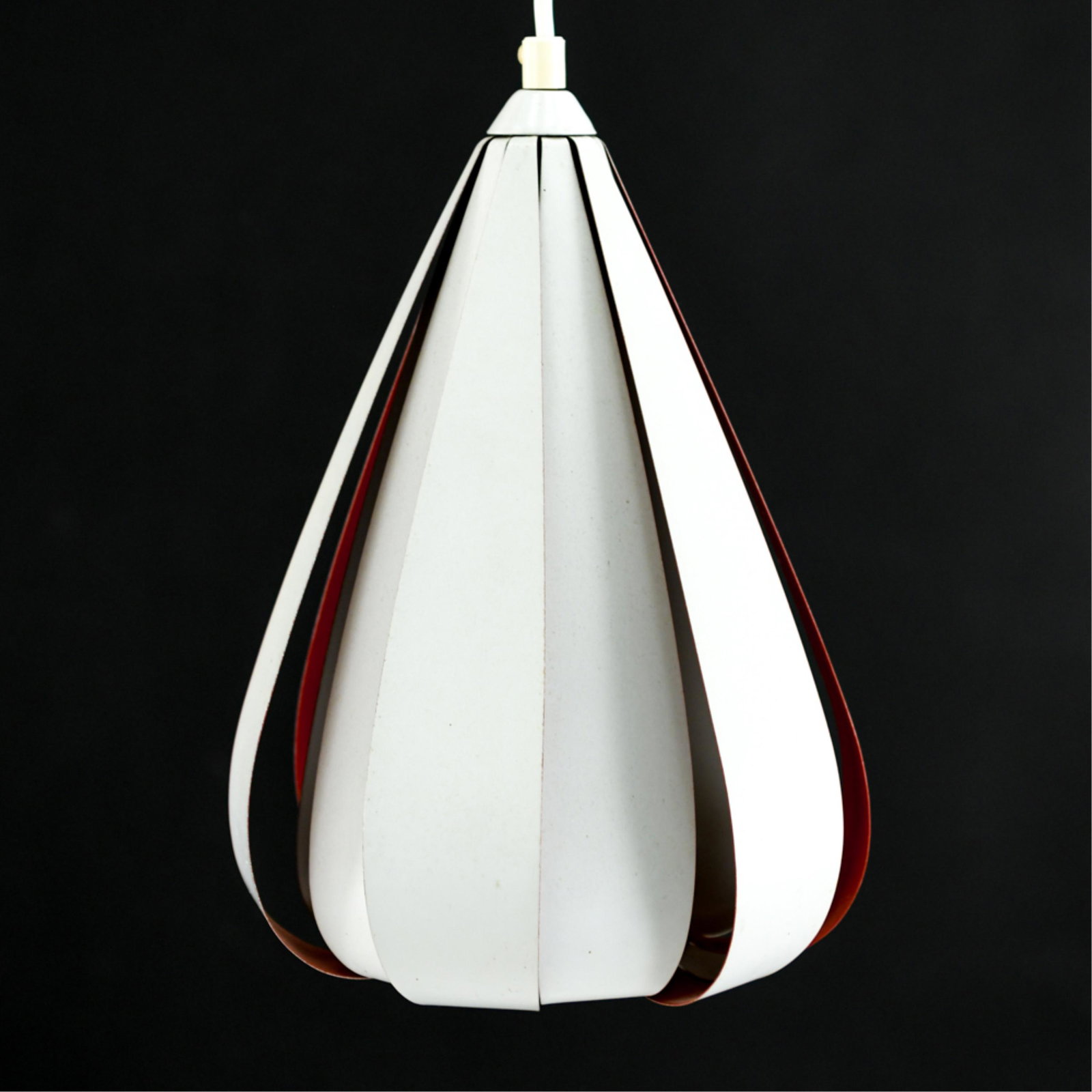 DANISH PENDANT LIGHT: Dimensions: H 11.75" x W 8" Condition: Couple small marks. GA105