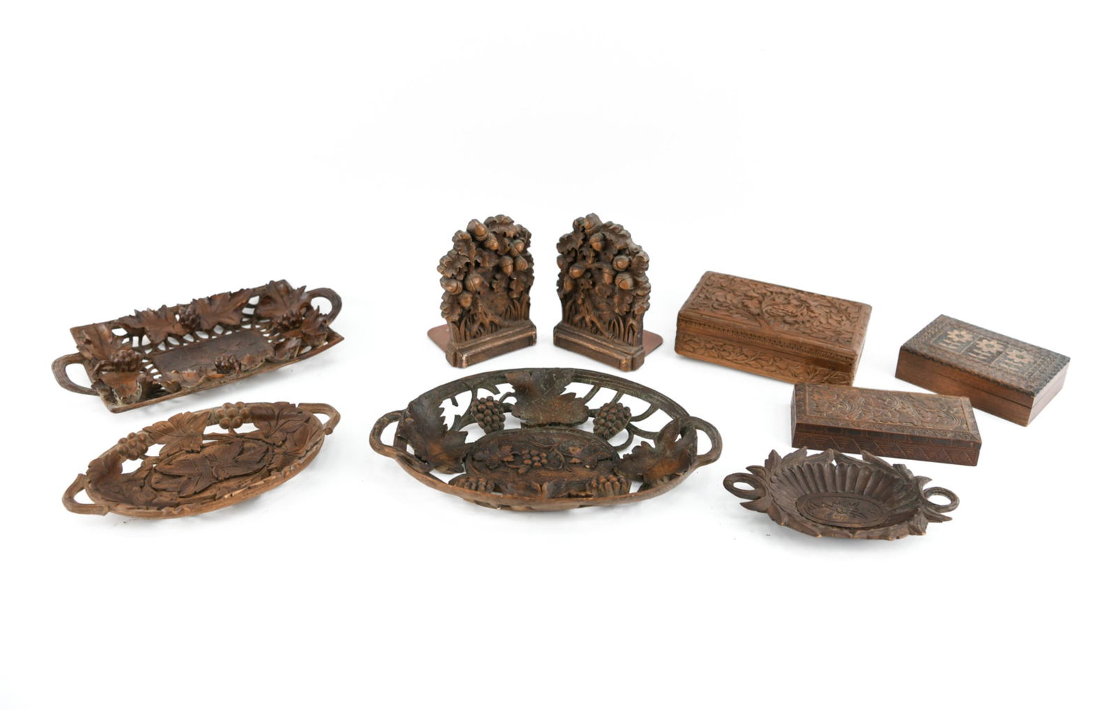 GROUPING ANTIQUE BLACK FOREST CARVED TRAYS/BOXES (1 of 20)