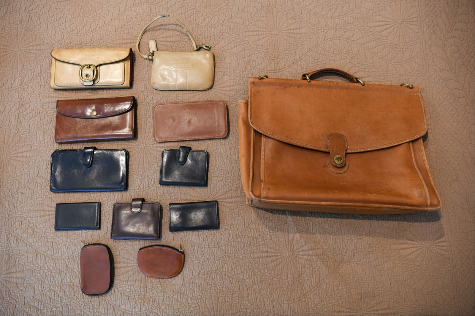 GROUPING OF LEATHER COACH BAGS (1 of 10)