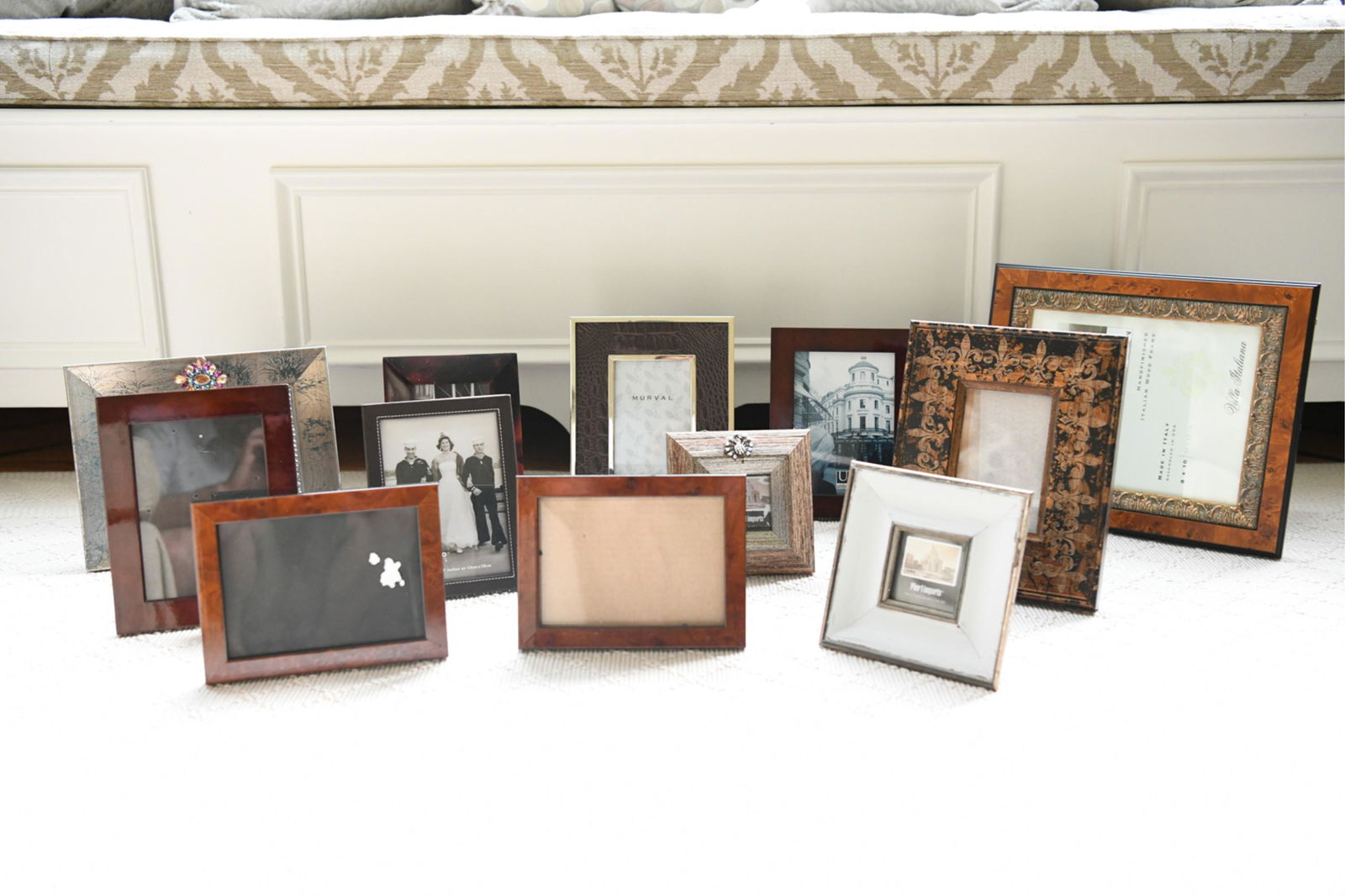 GROUPING OF PICTURE FRAMES (1 of 9)