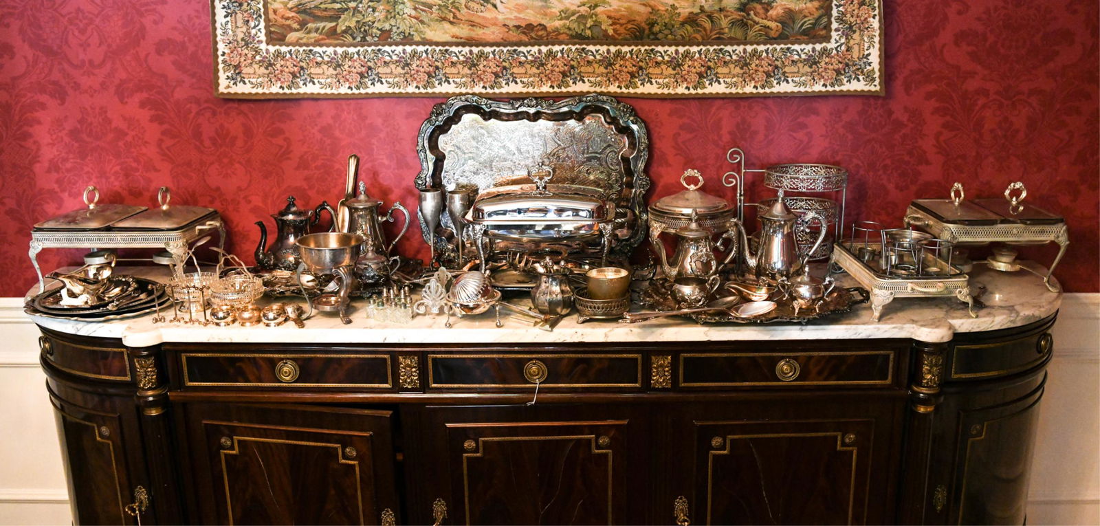 LARGE GROUPING OF SILVERPLATE (1 of 16)