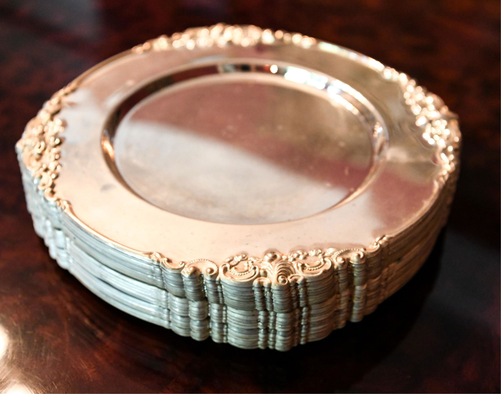 (20) SILVERPLATE CHARGER PLATES (1 of 1)