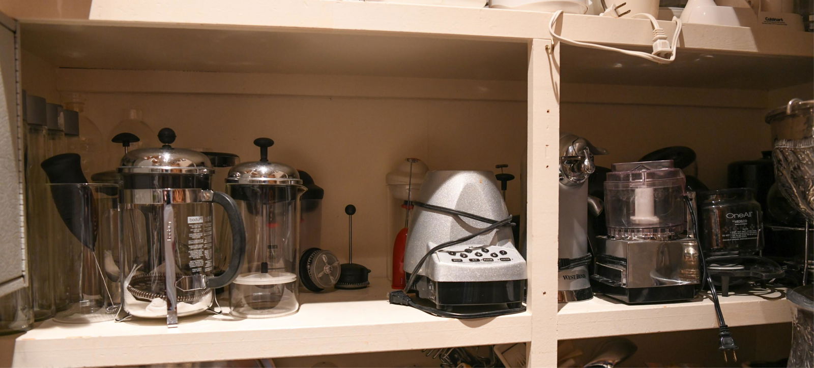 GROUPING OF KITCHENWARE (1 of 1)