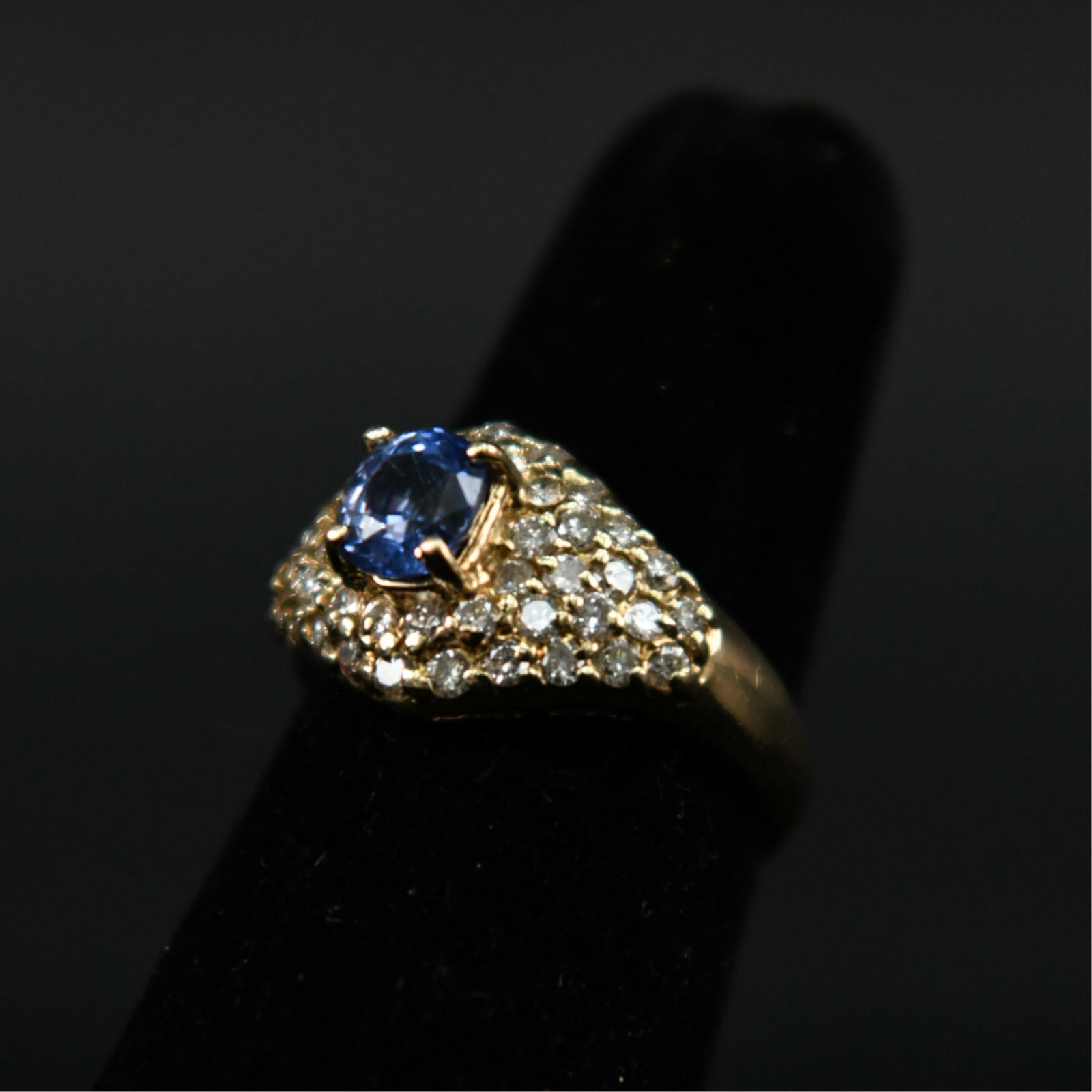 14K GOLD SAPPHIRE & DIAMOND RING (1 of 10)