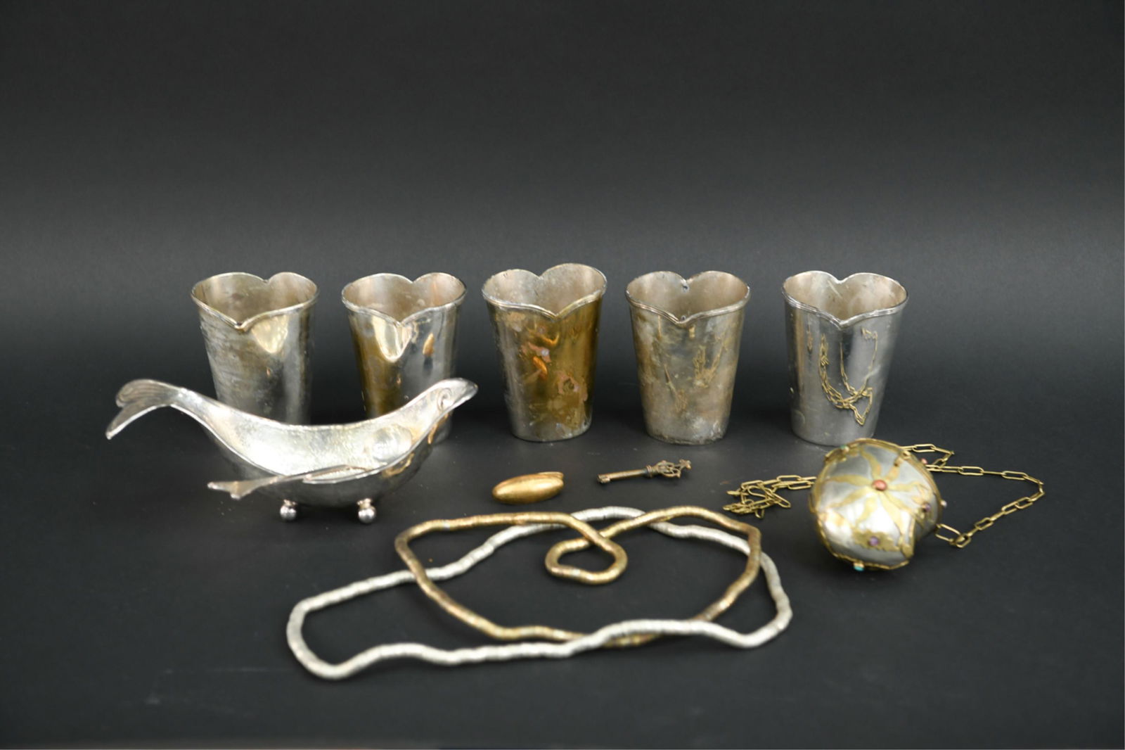 DECORATIVE METAL GROUPING (1 of 10)