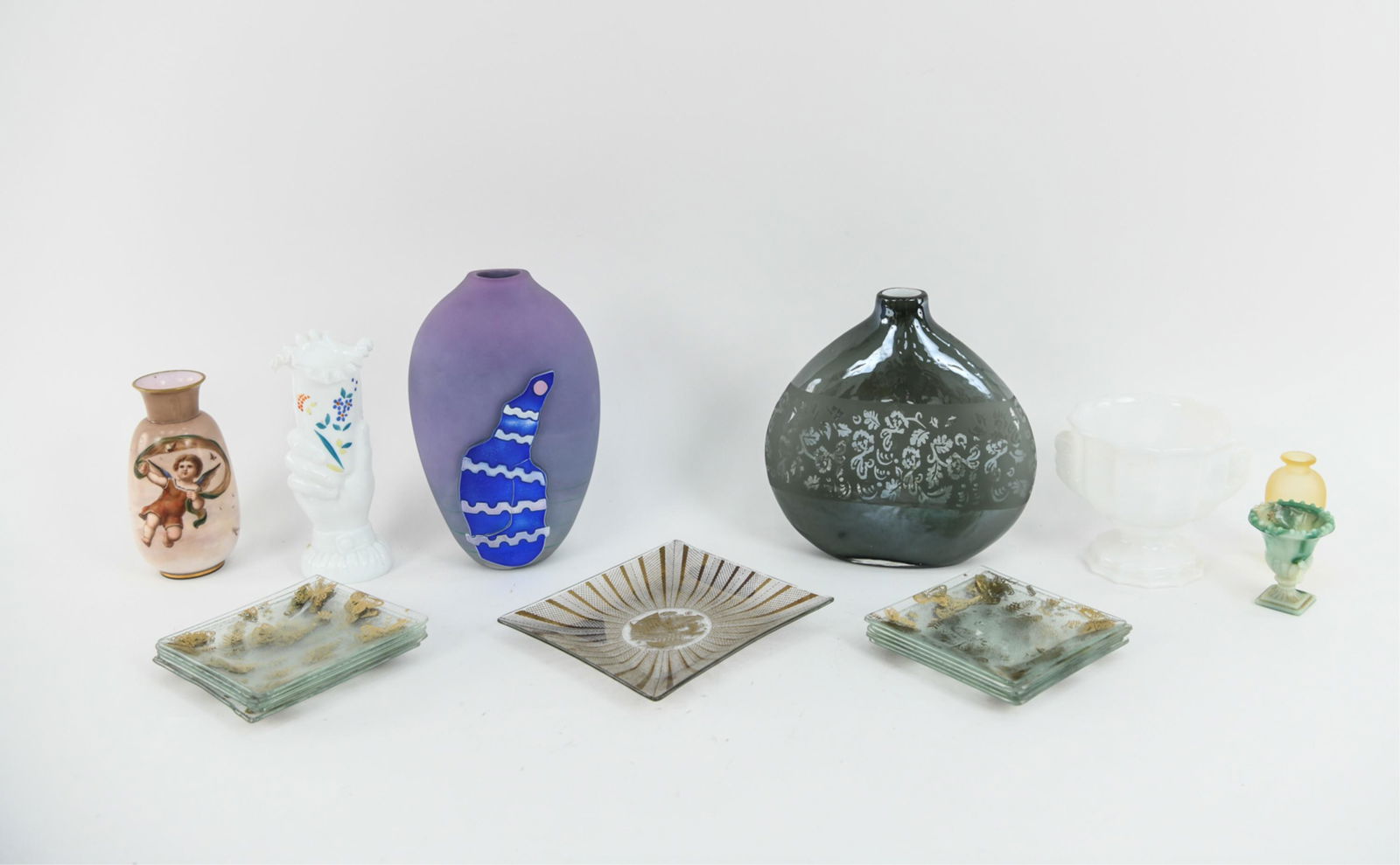 GROUPING OF DECORATIVE GLASS (1 of 13)