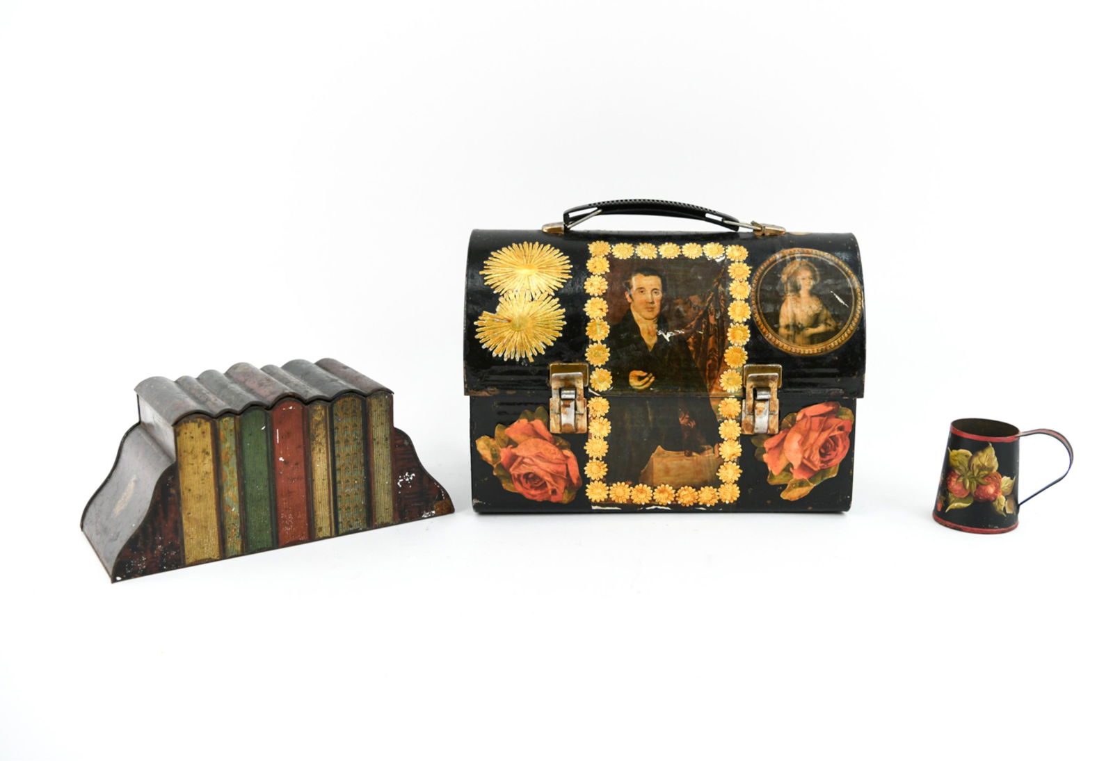 DECORATIVE GROUPING INCLUDING LUNCHBOX (1 of 8)