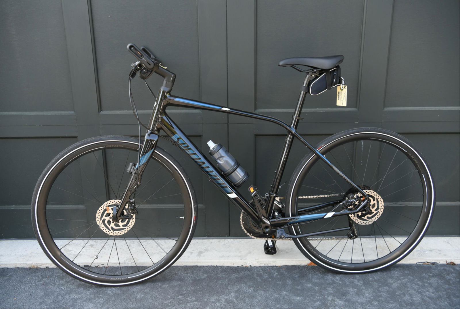 SPECIALIZED SIRRUS BIKE (1 of 12)